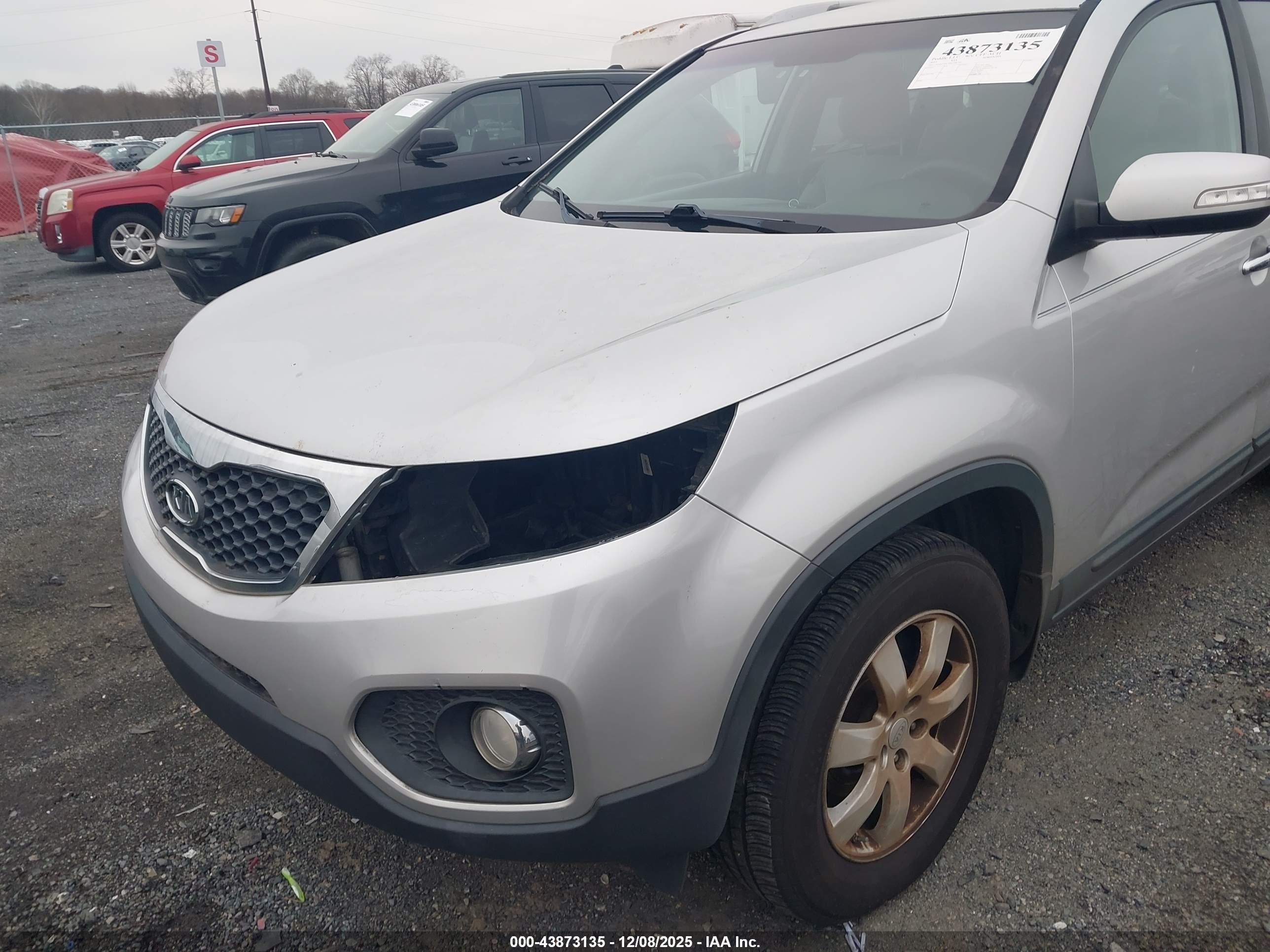 KIA SORENTO image 6