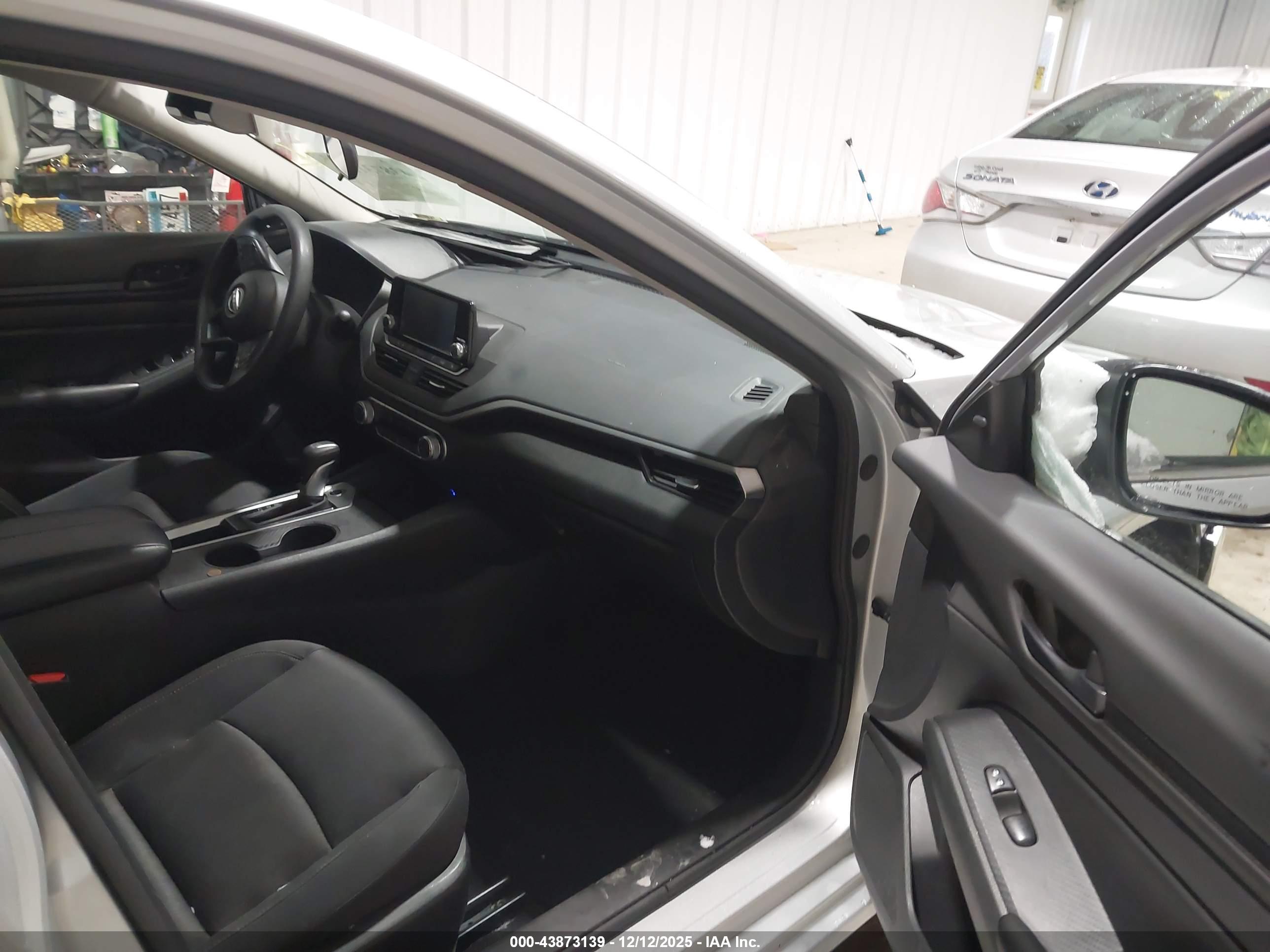 NISSAN ALTIMA image 5