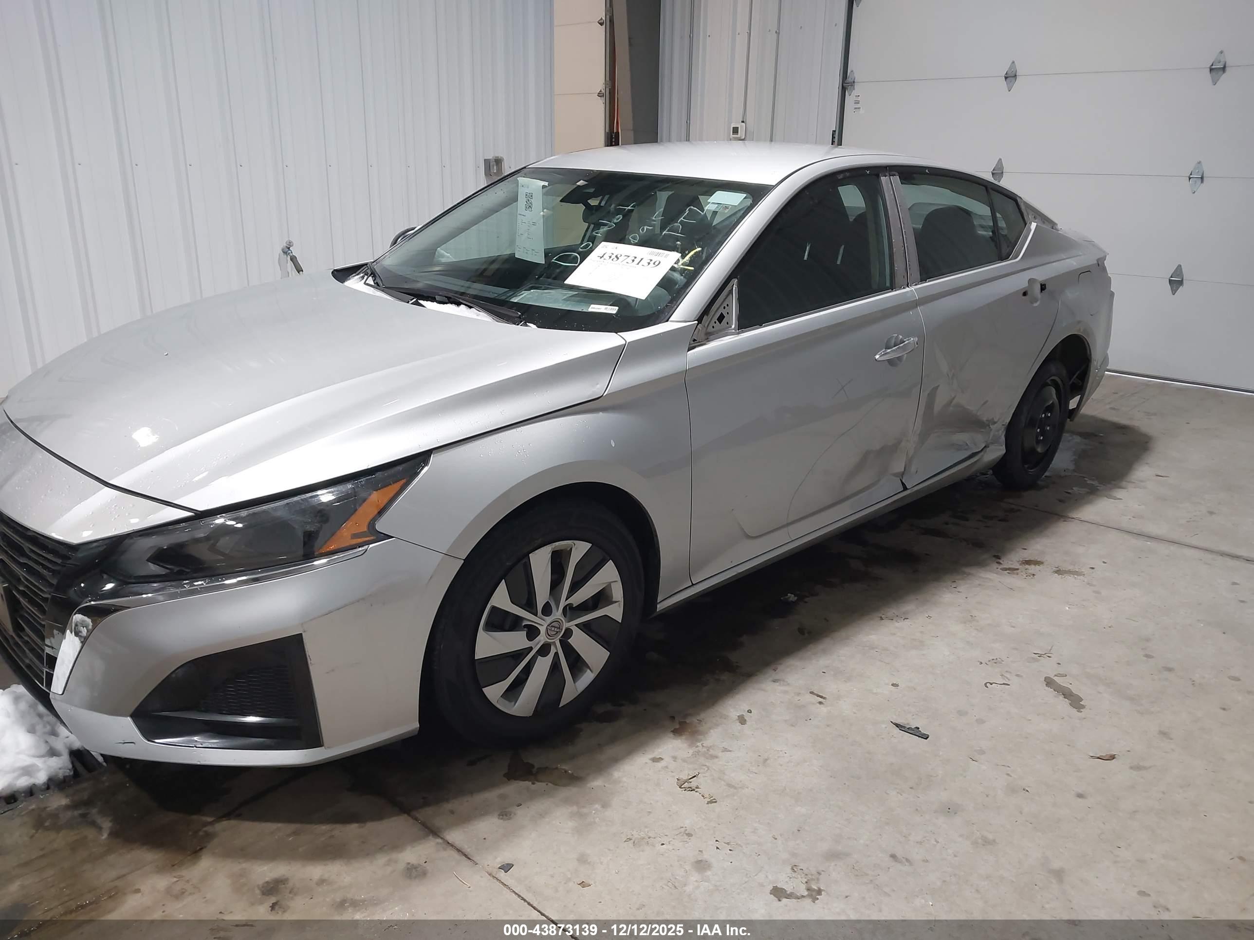 NISSAN ALTIMA image 6