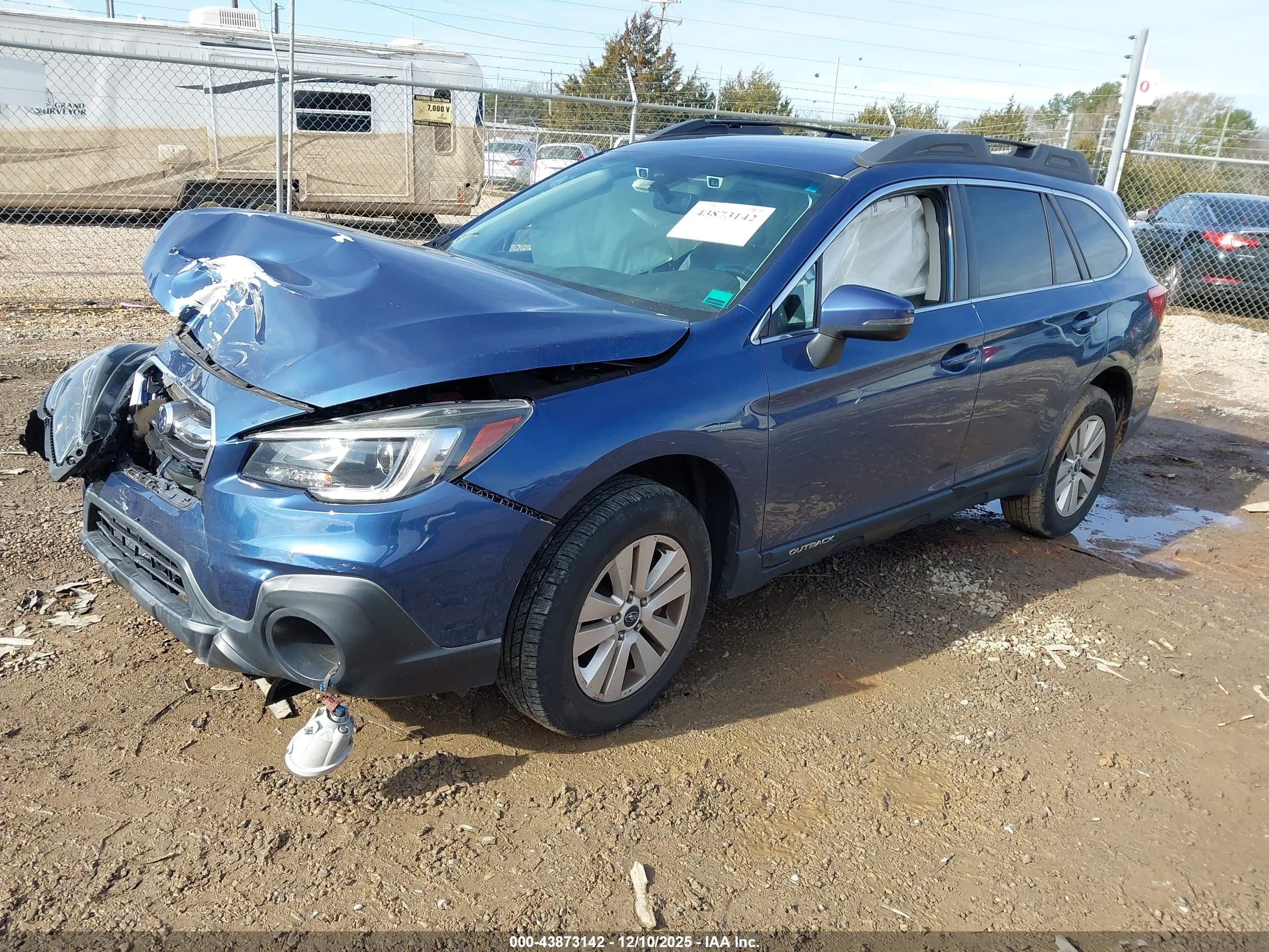 SUBARU OUTBACK image 2