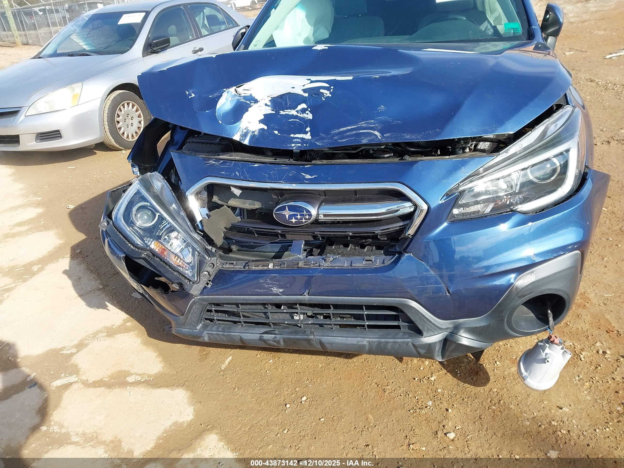SUBARU OUTBACK image 6