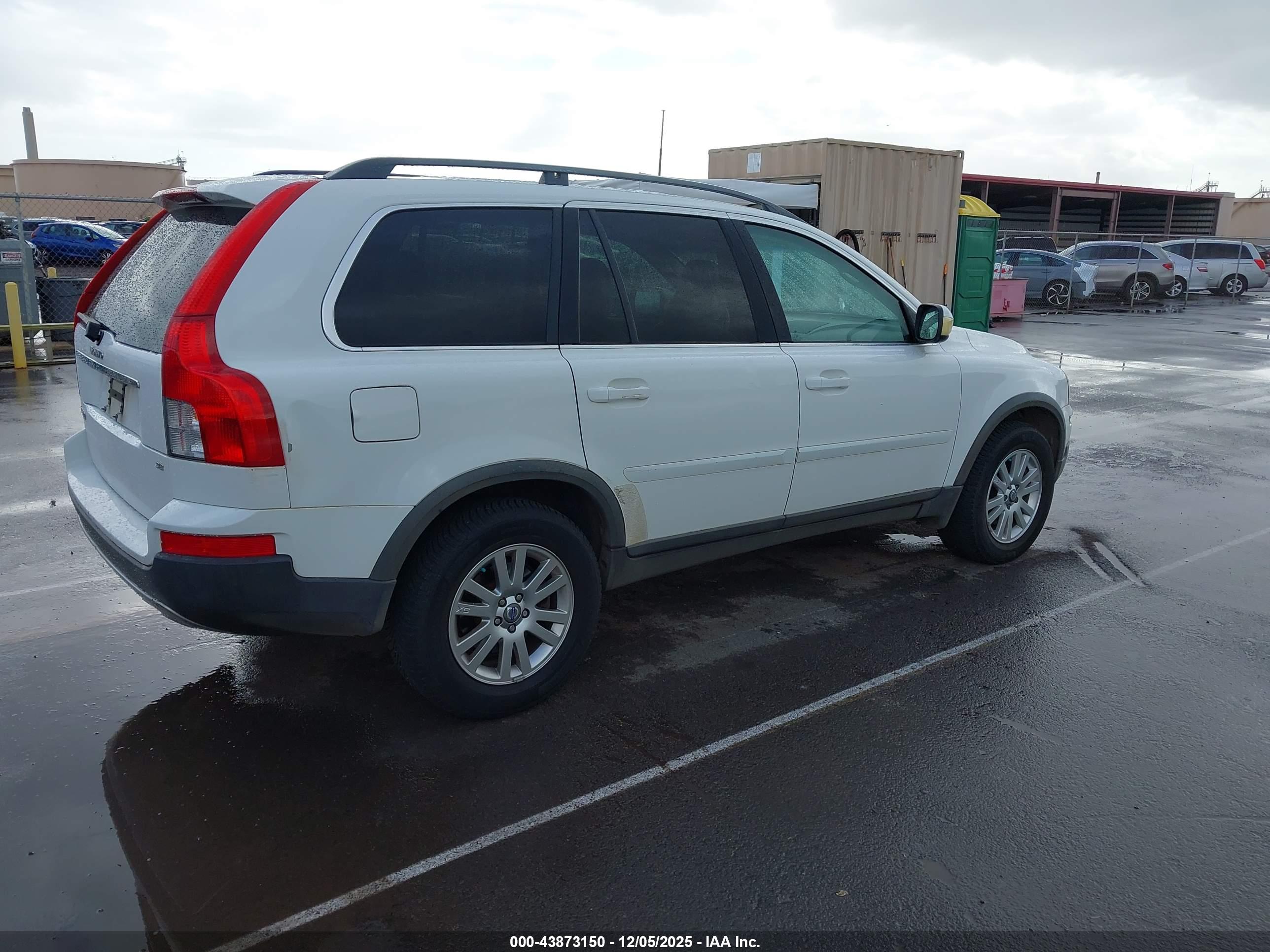 VOLVO XC90 image 4