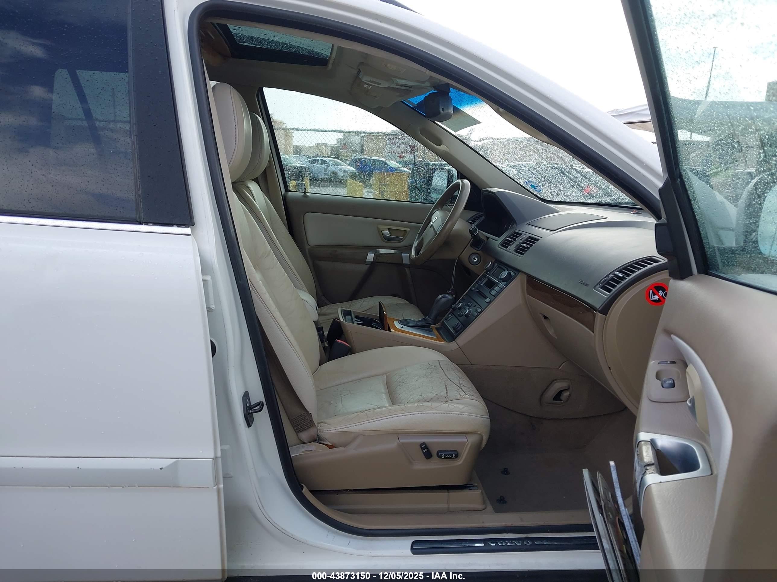 VOLVO XC90 image 5