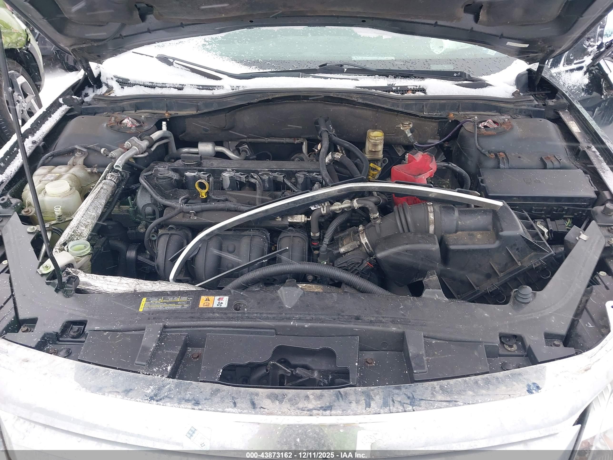 FORD FUSION image 10