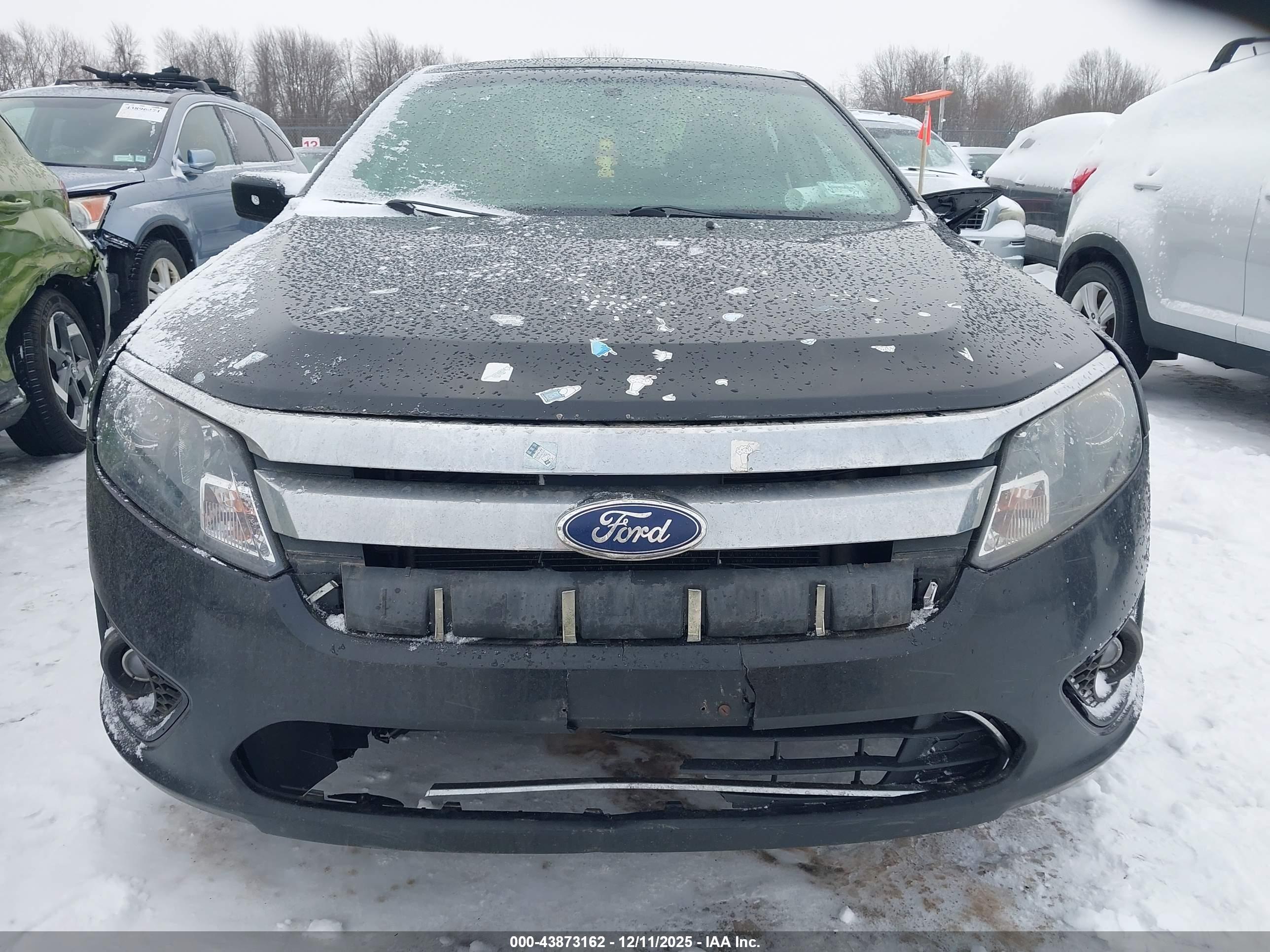 FORD FUSION image 6