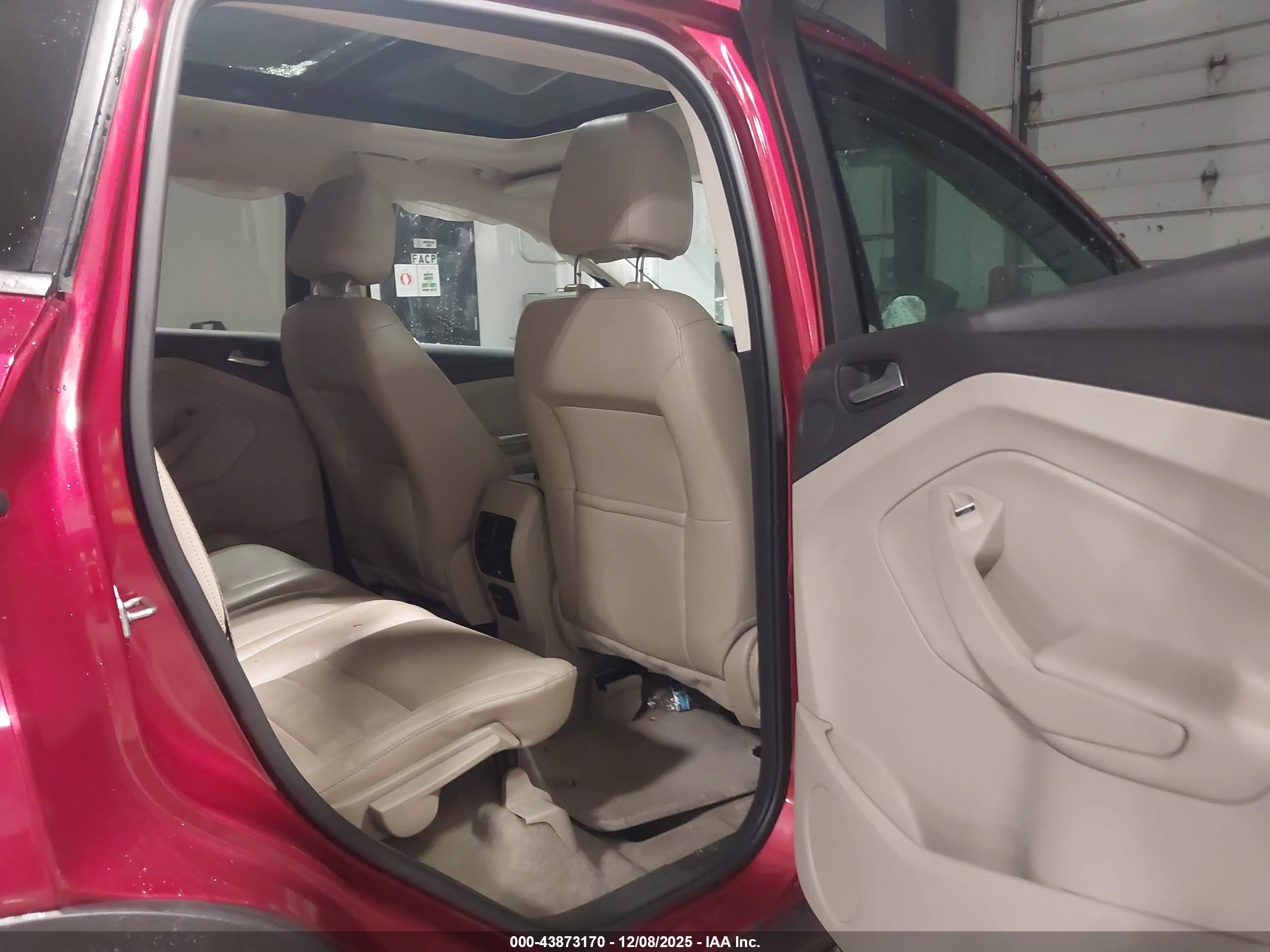 FORD ESCAPE image 8