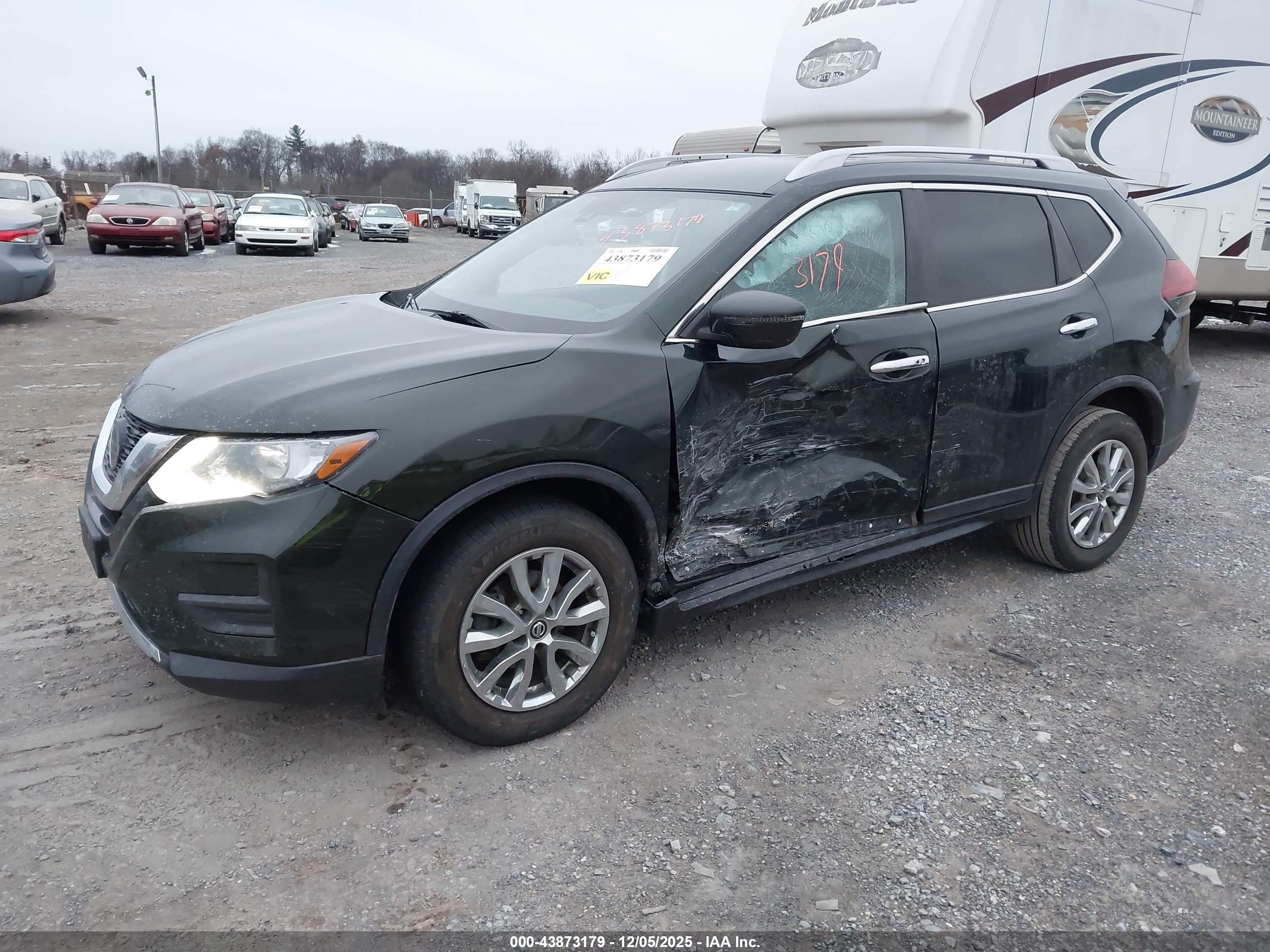 NISSAN ROGUE image 2