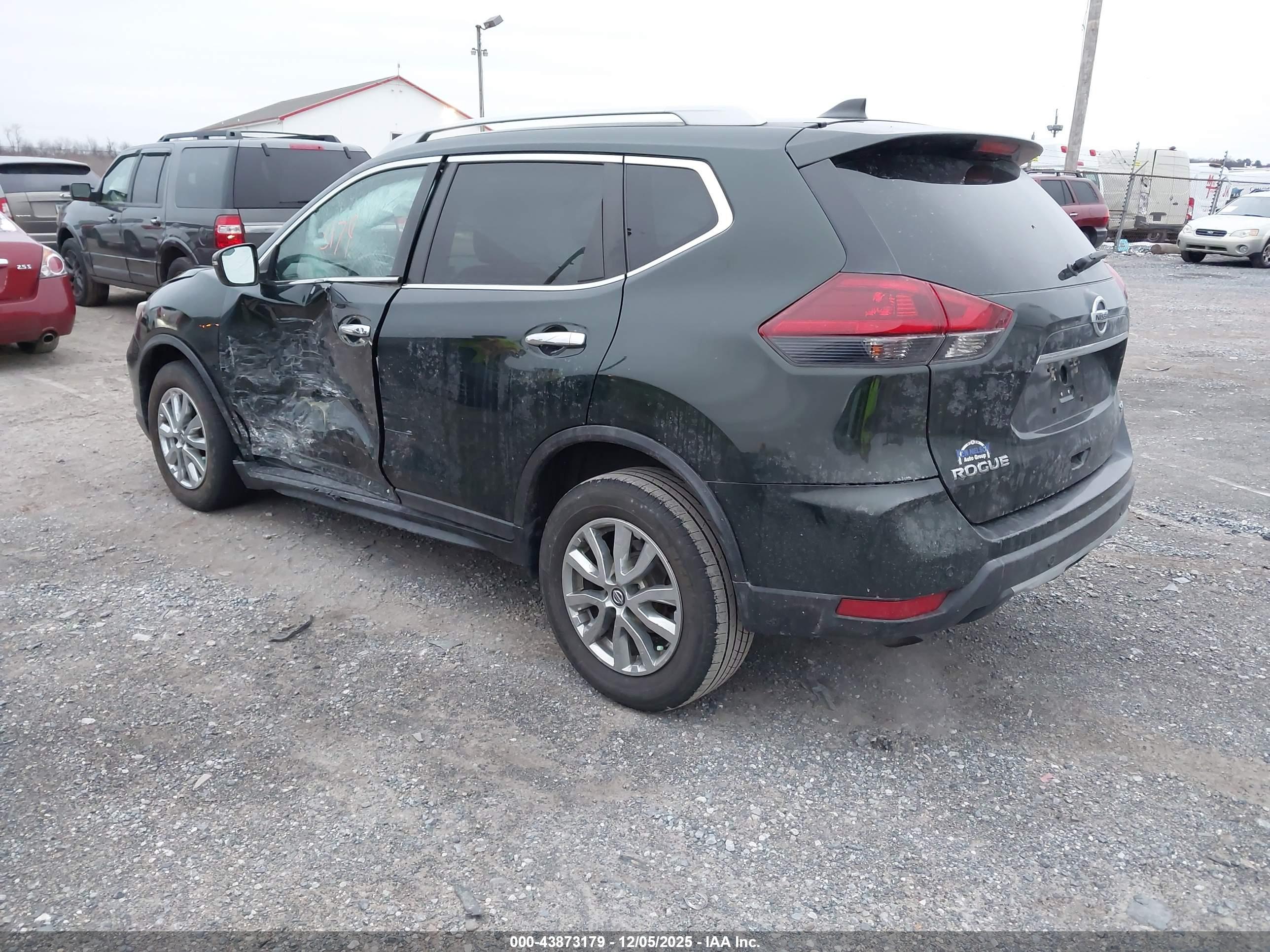 NISSAN ROGUE image 3