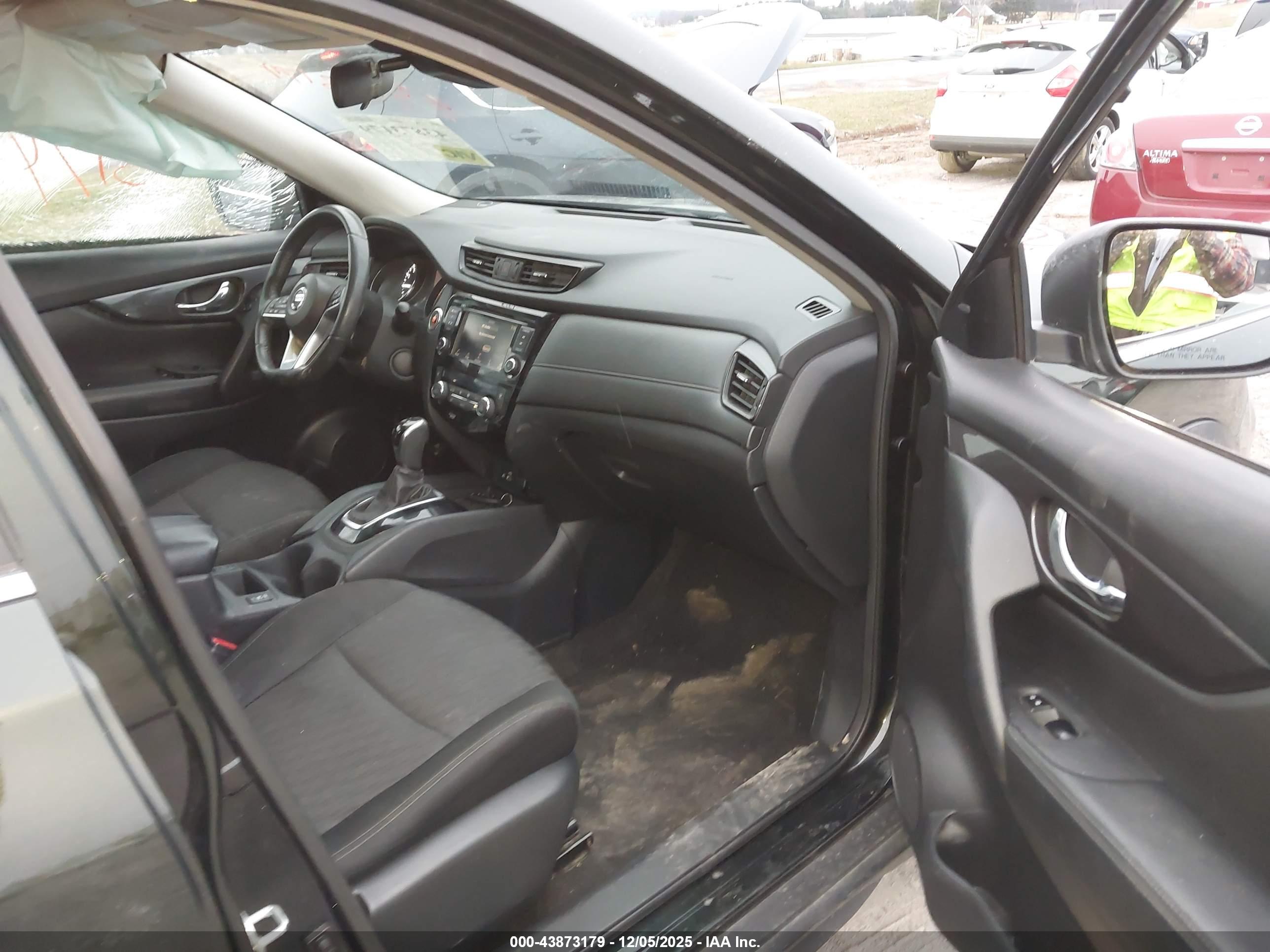 NISSAN ROGUE image 5