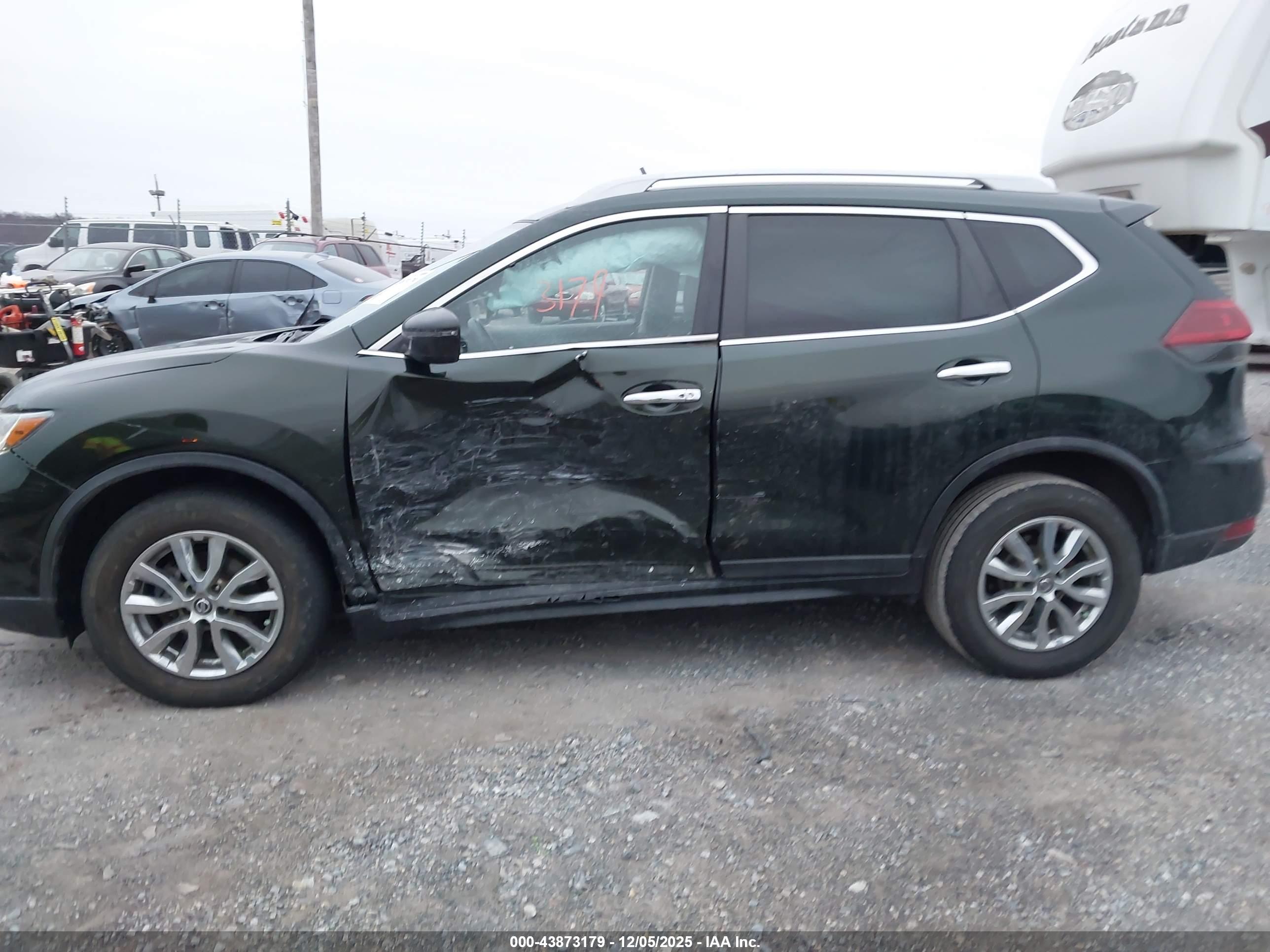 NISSAN ROGUE image 6