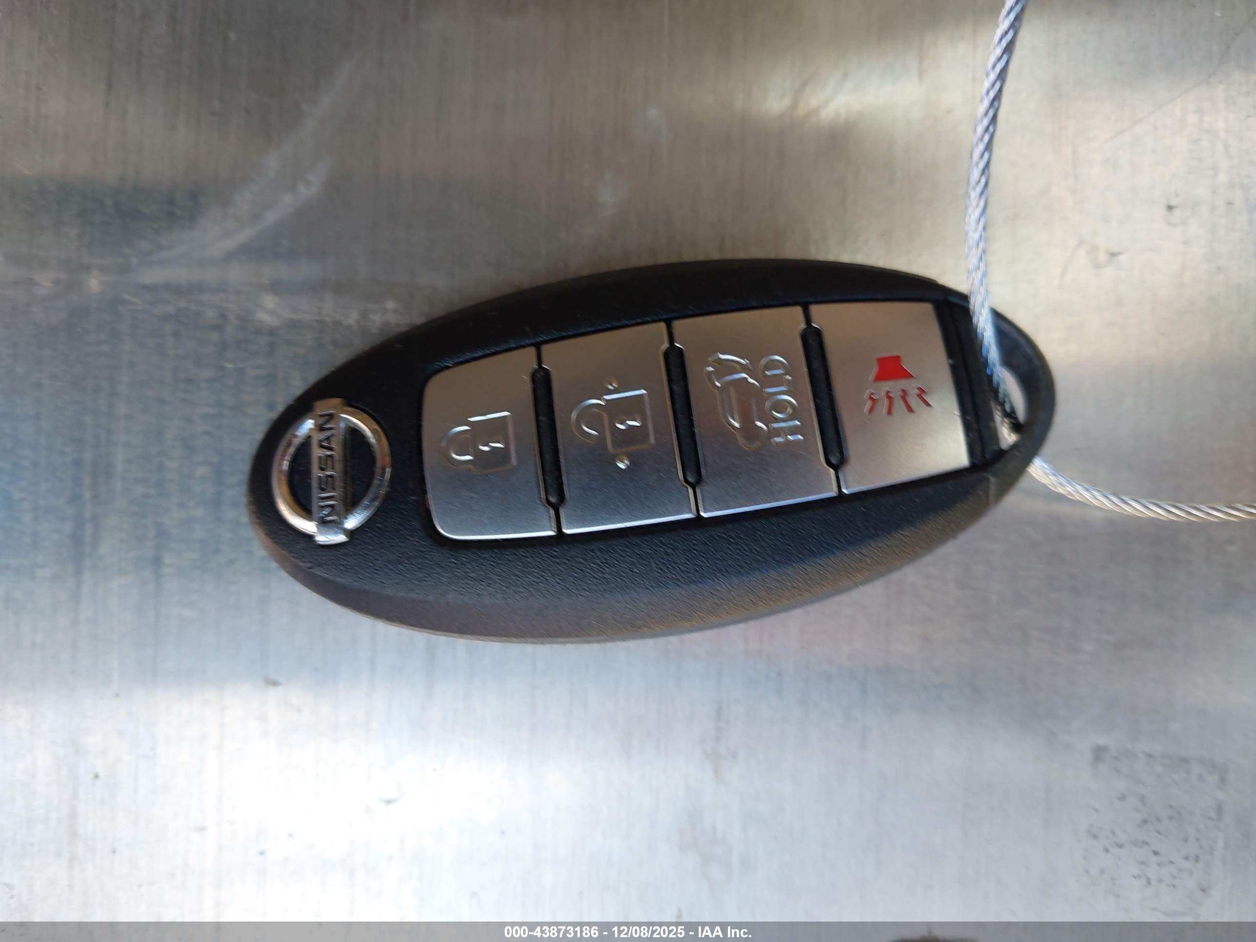 NISSAN ROGUE image 11