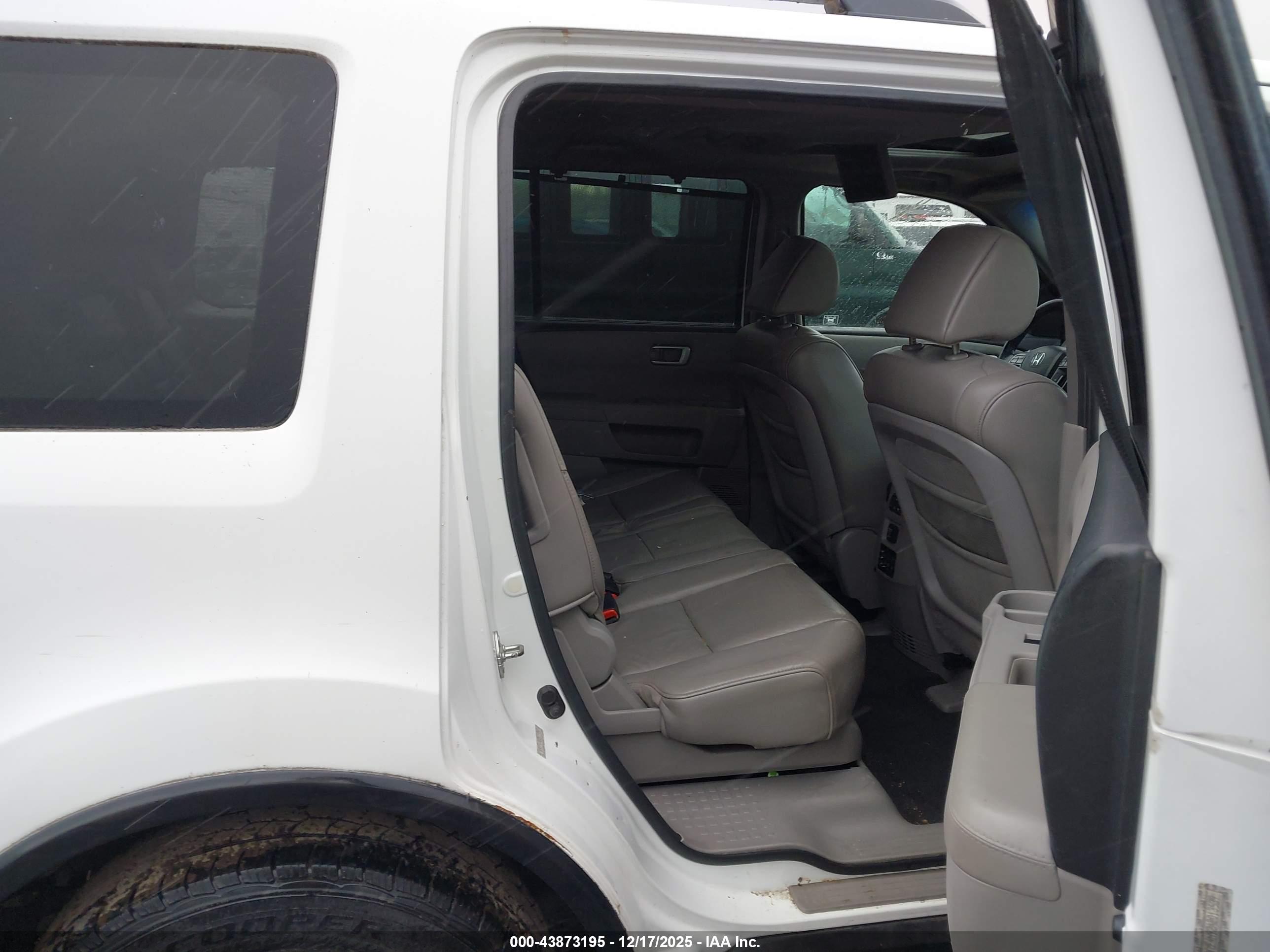 HONDA PILOT image 8