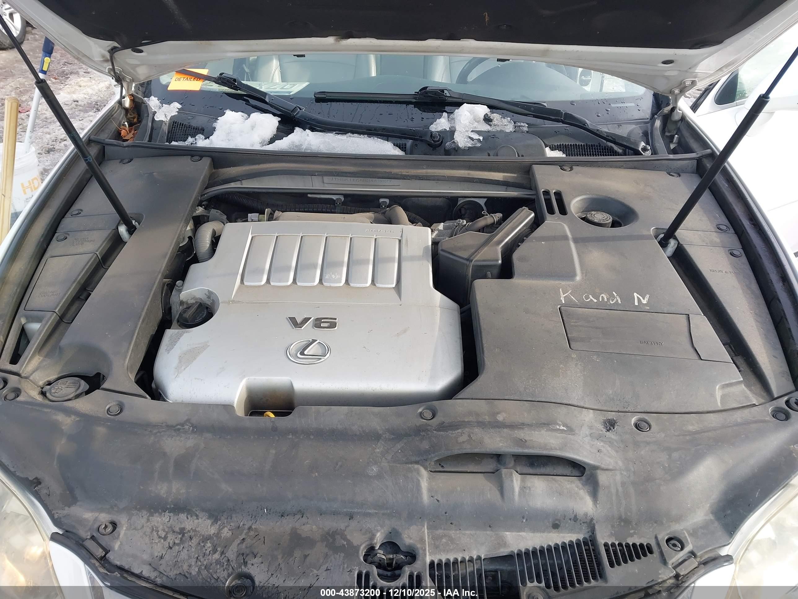 LEXUS ES image 10