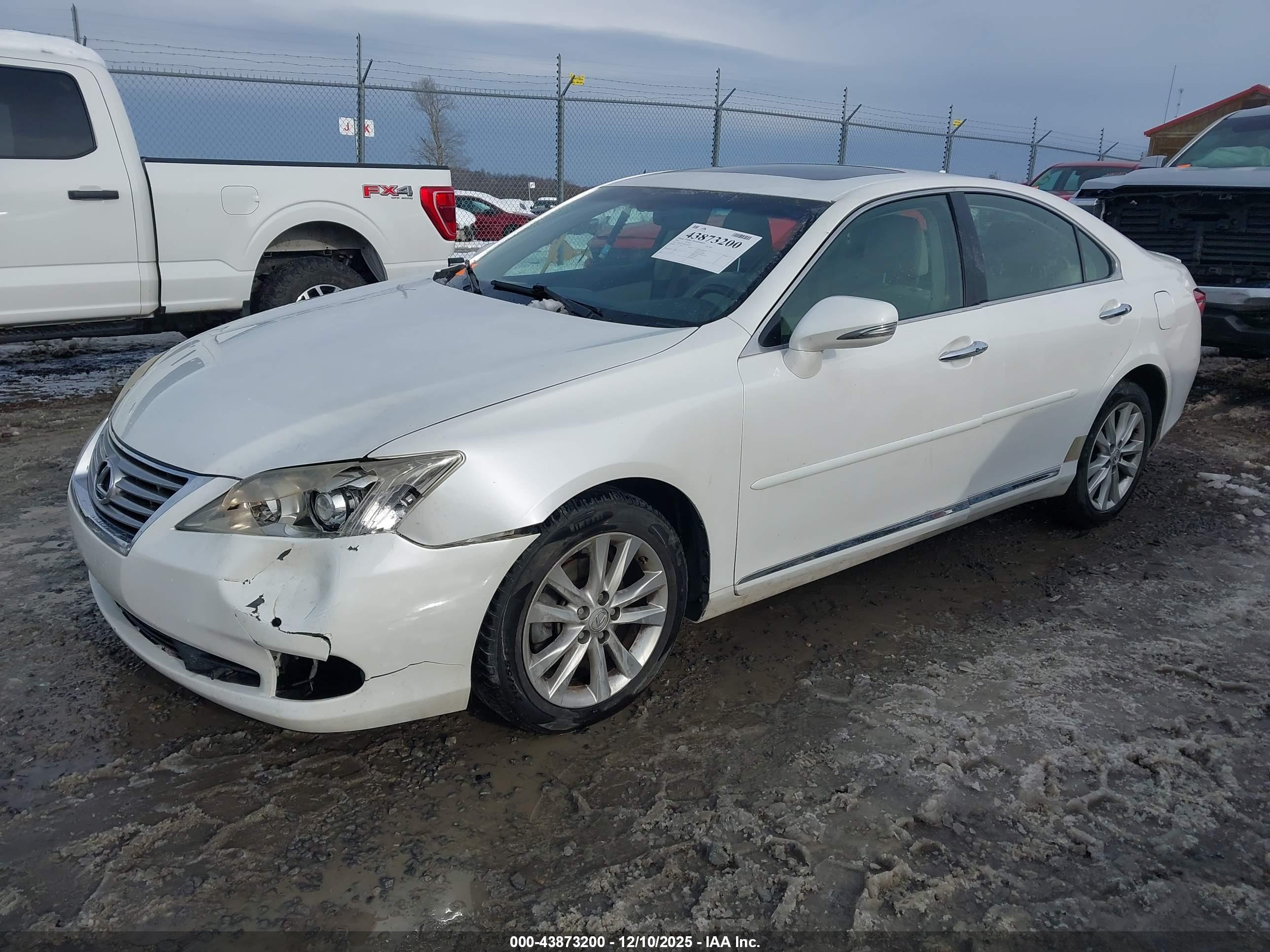 LEXUS ES image 2