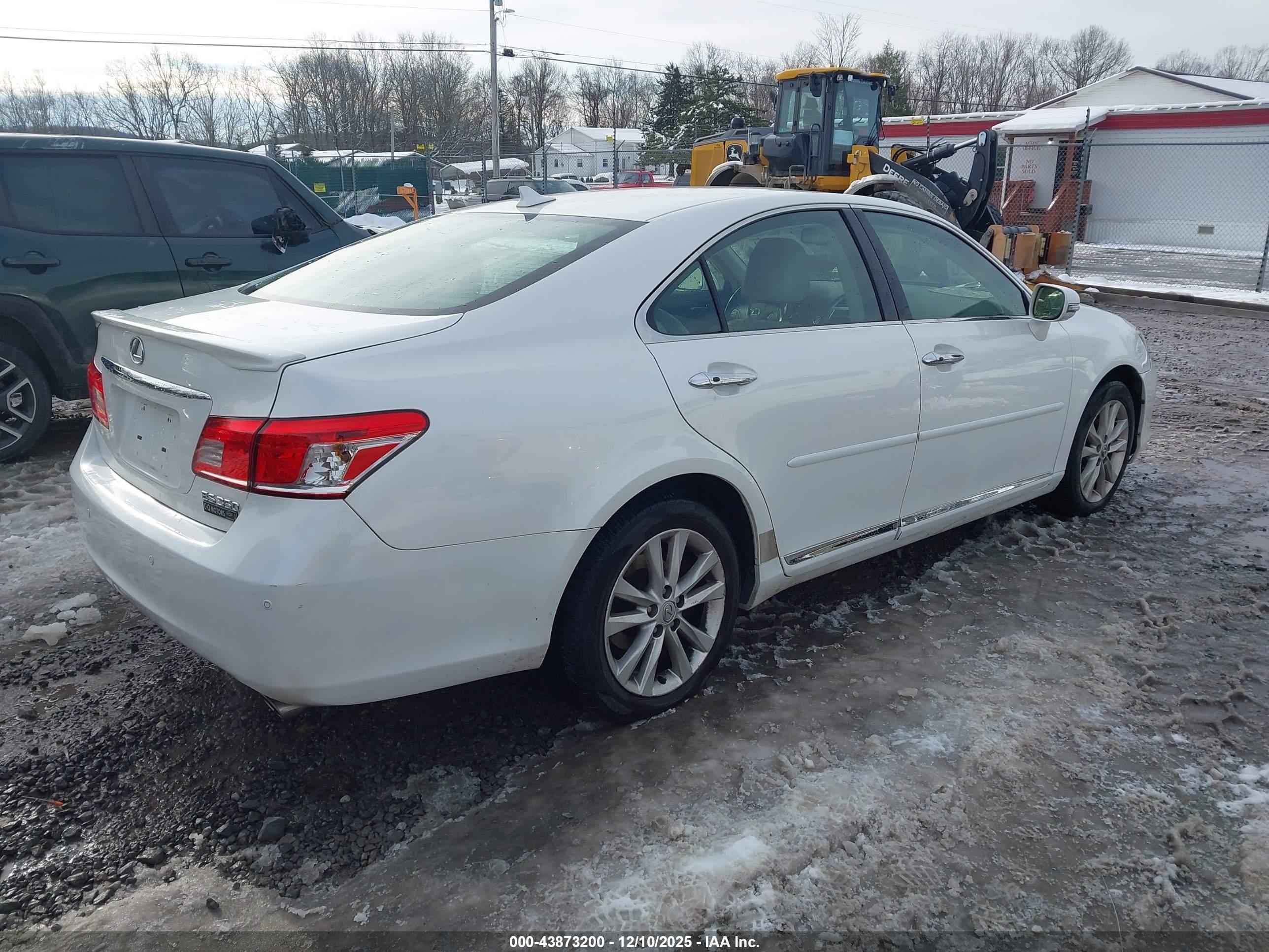 LEXUS ES image 4