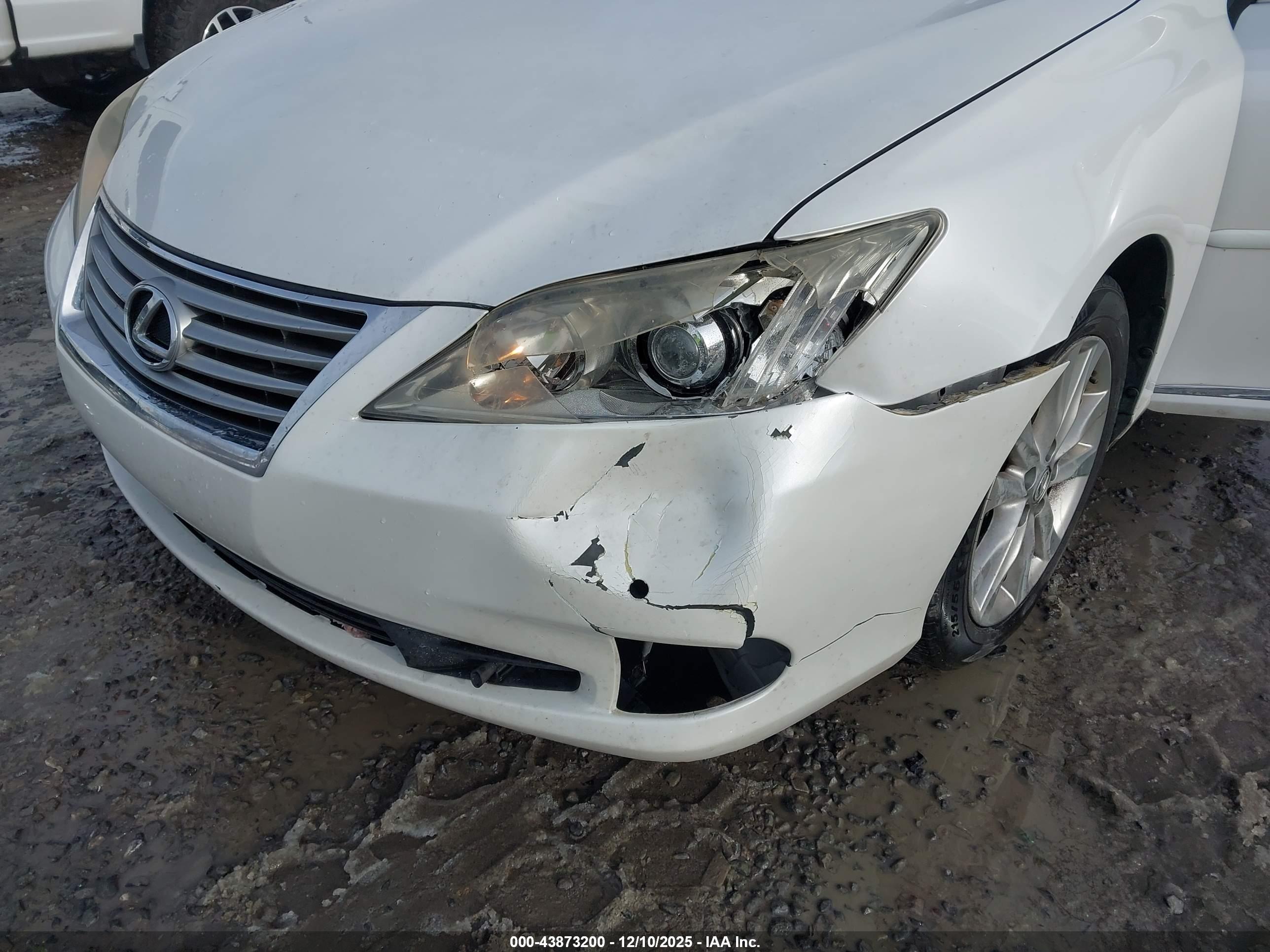 LEXUS ES image 6