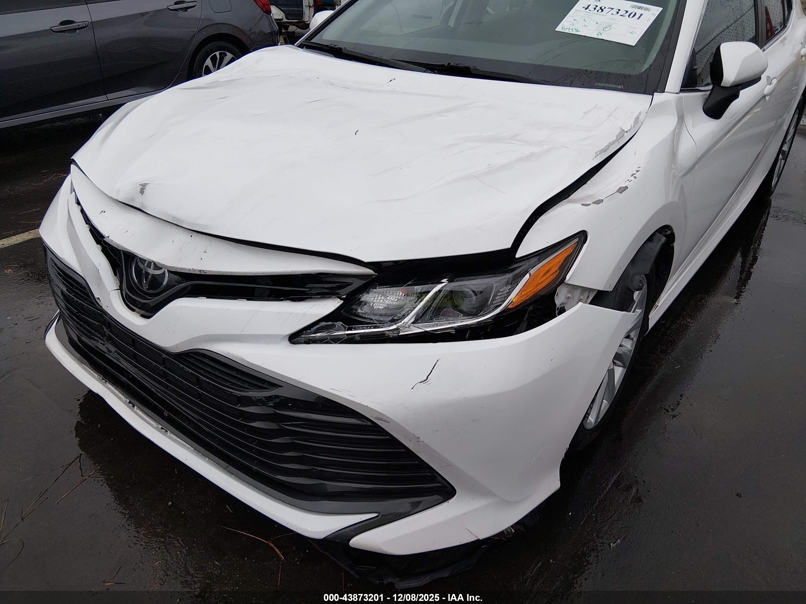TOYOTA CAMRY image 6