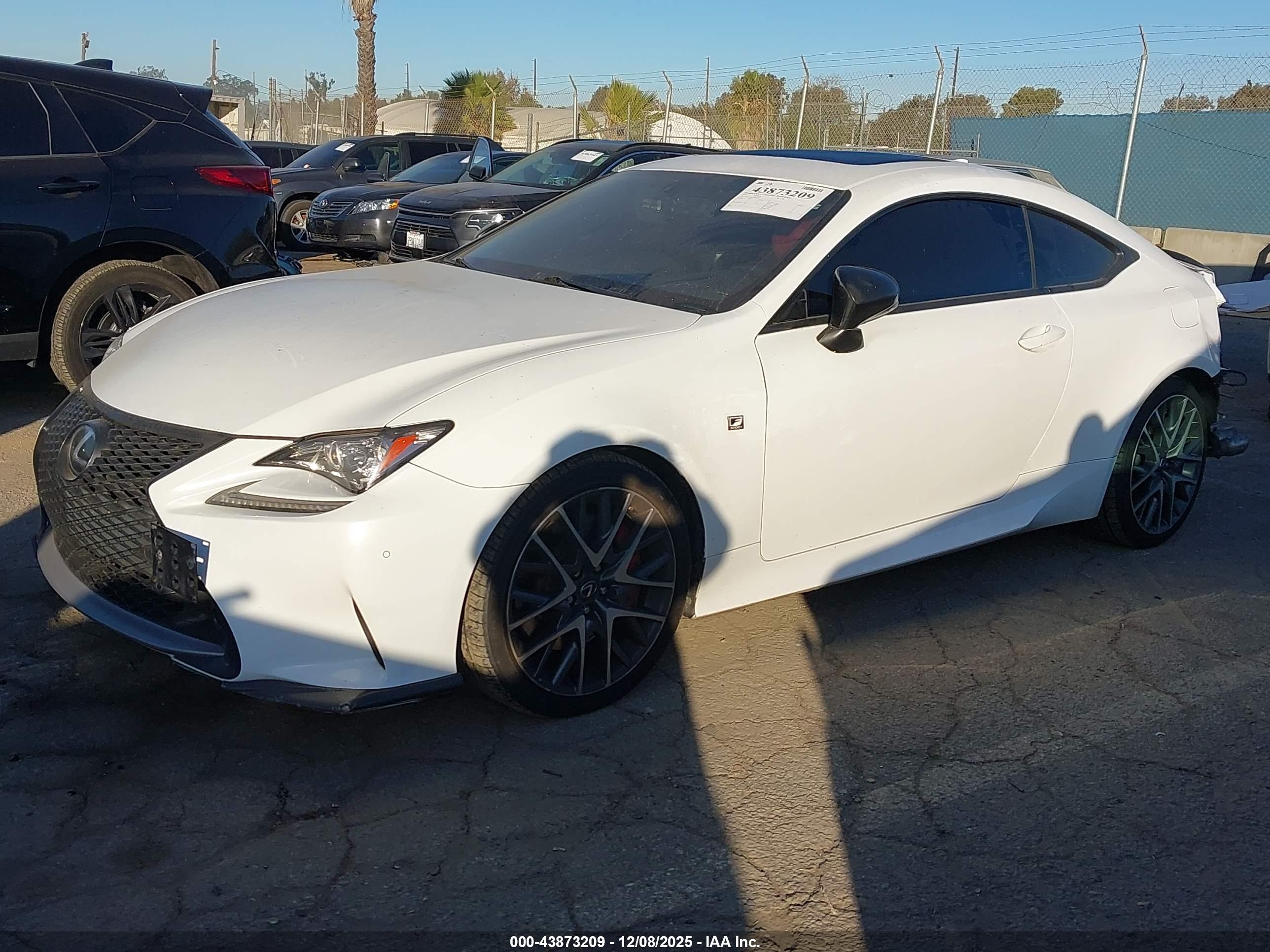 LEXUS RC image 2