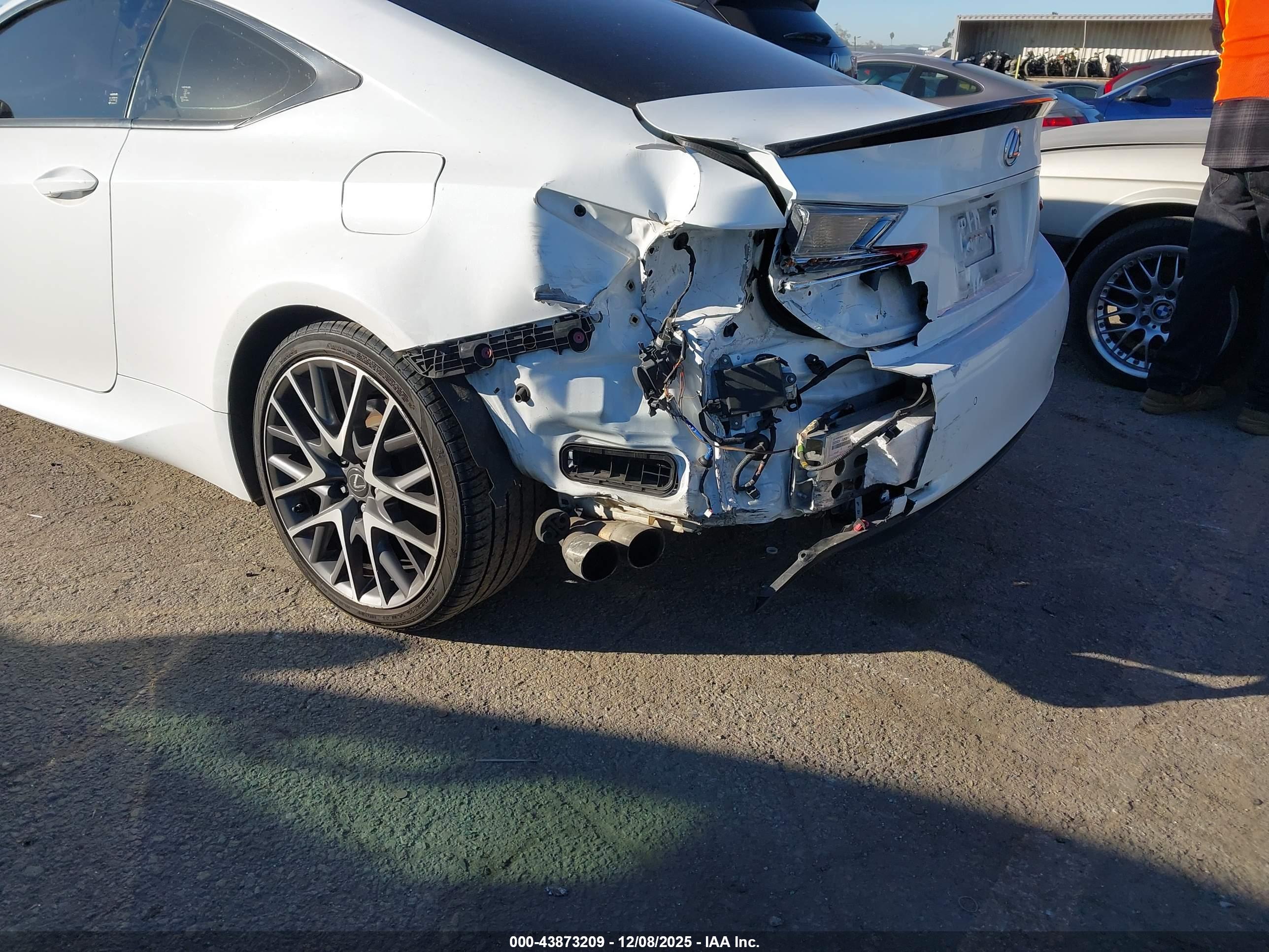 LEXUS RC image 6