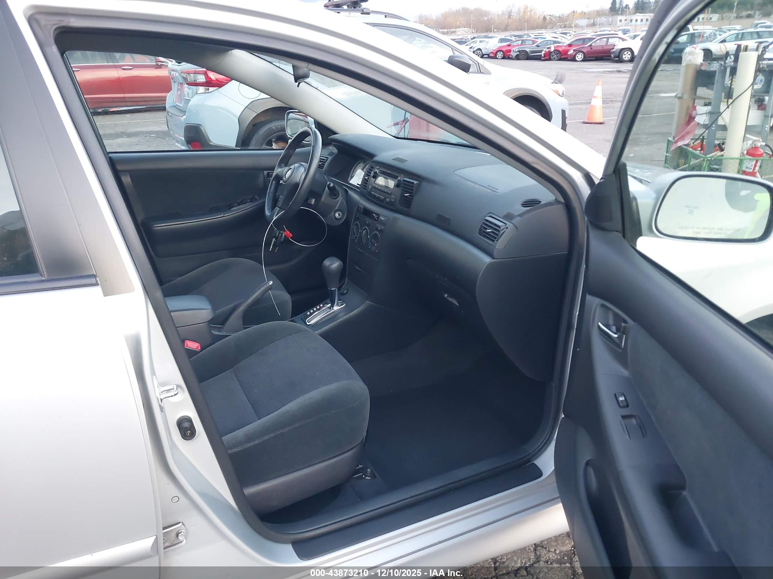 TOYOTA COROLLA image 5