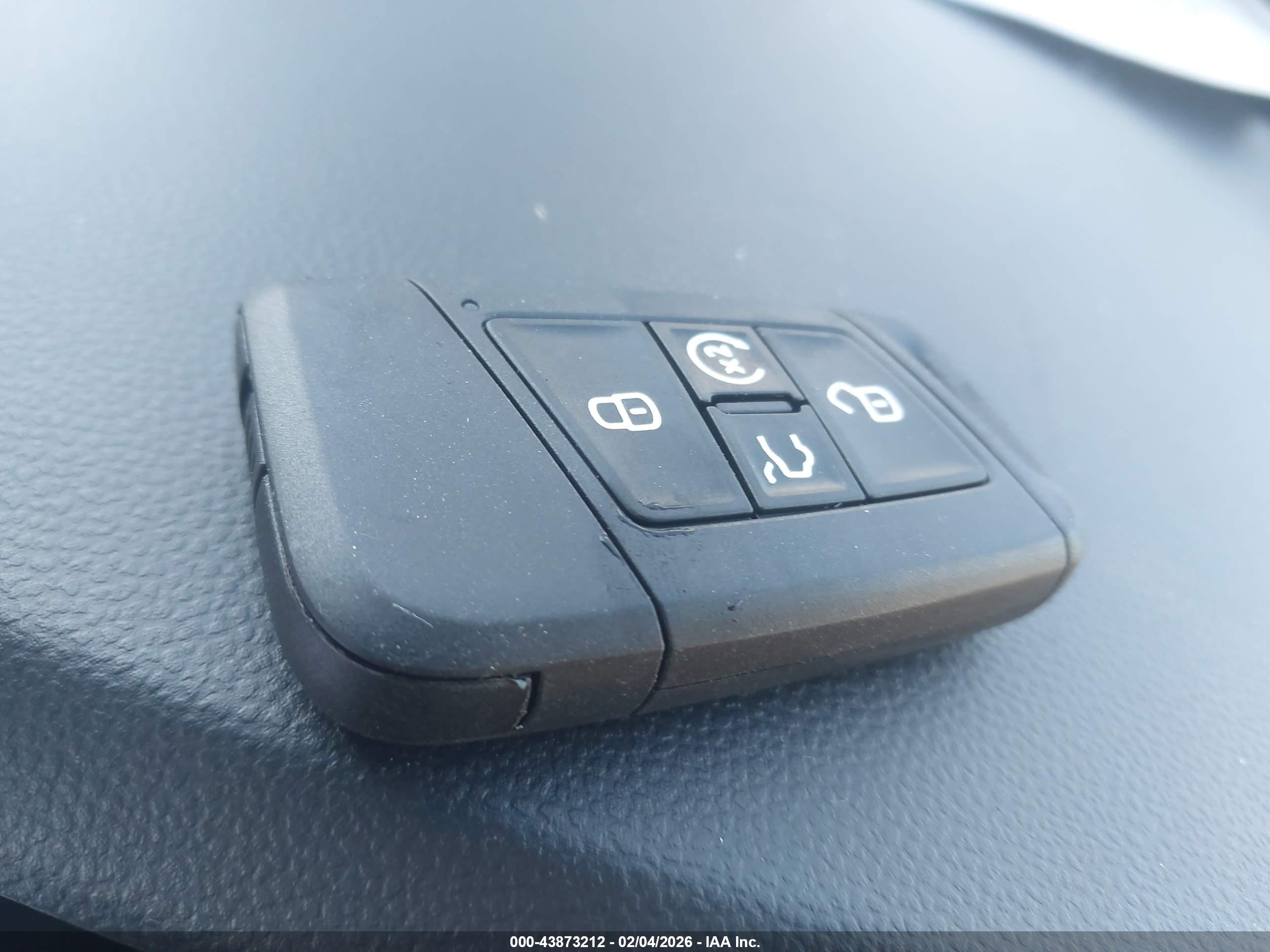 VOLKSWAGEN TAOS image 11