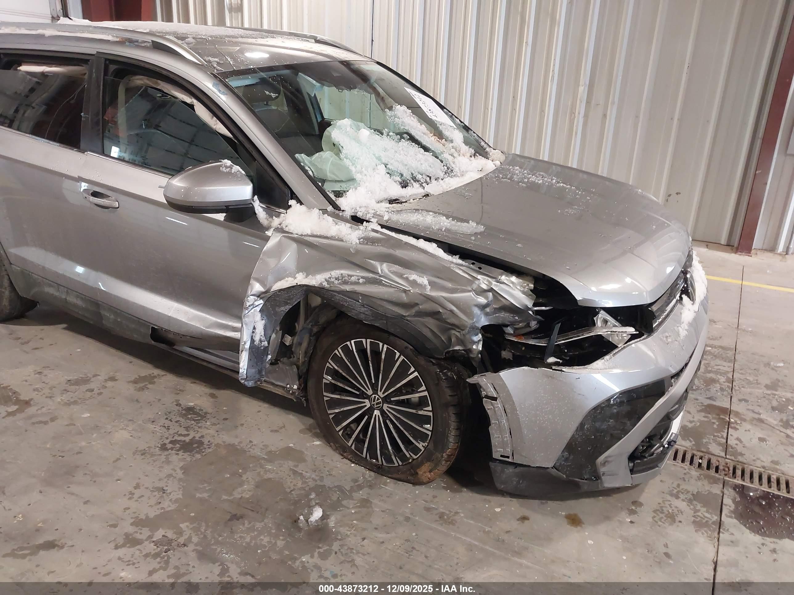 VOLKSWAGEN TAOS image 6