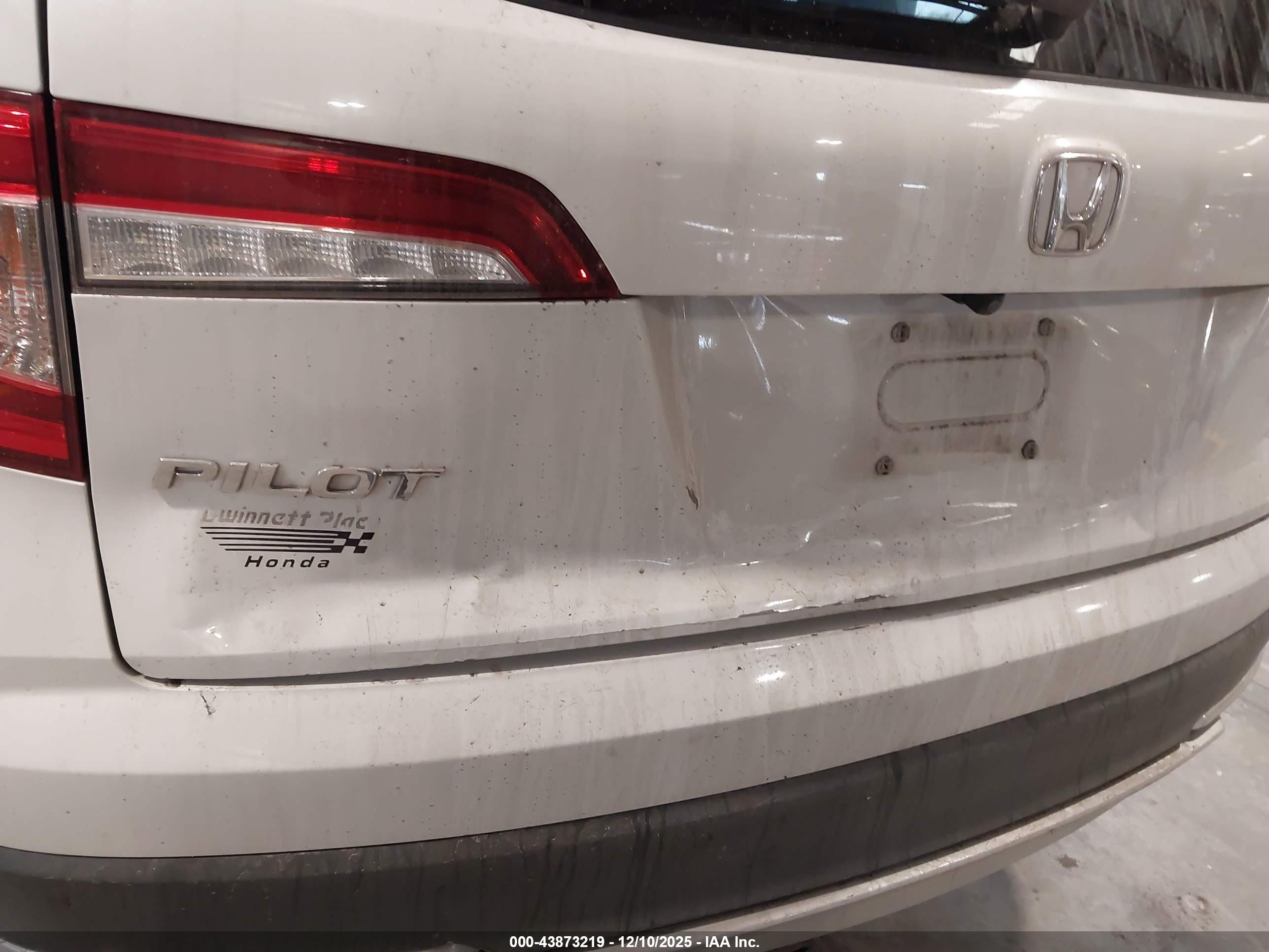 HONDA PILOT image 6