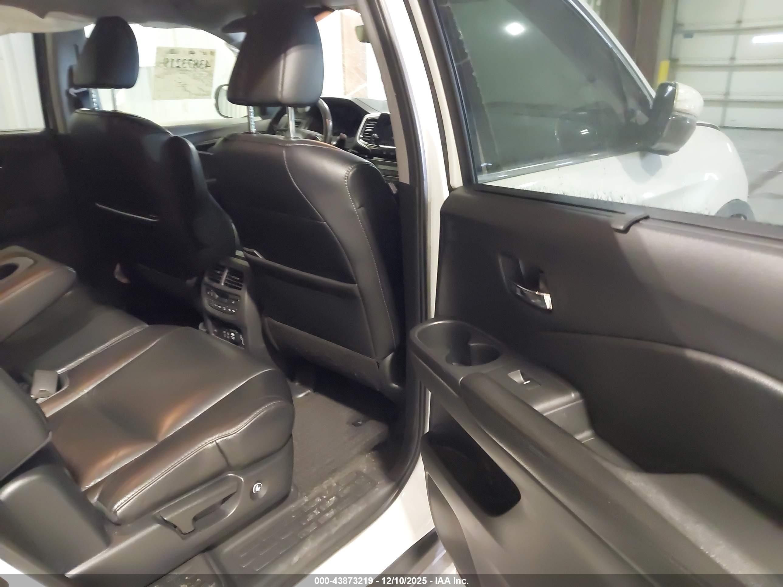 HONDA PILOT image 8