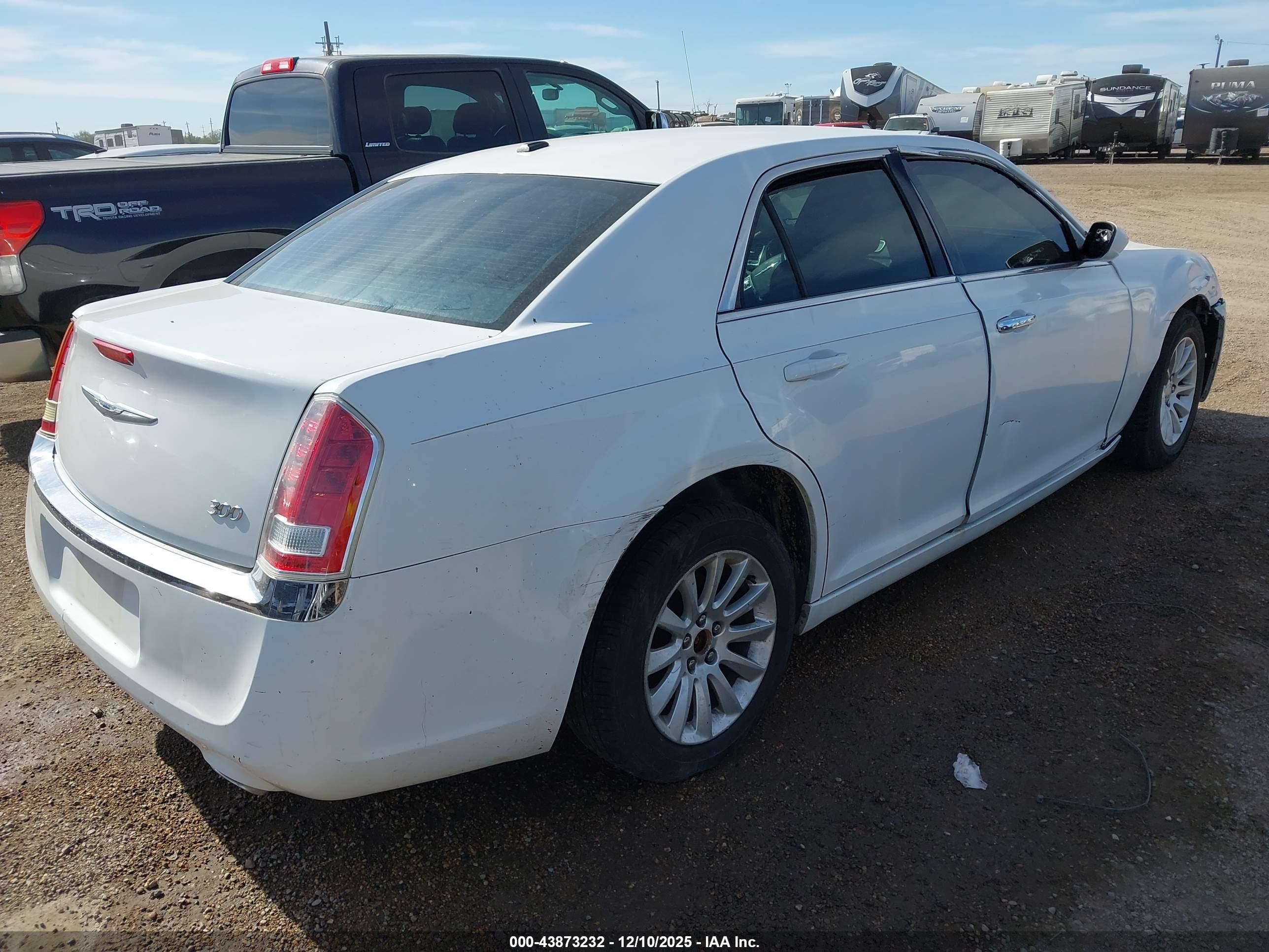 CHRYSLER 300 image 4