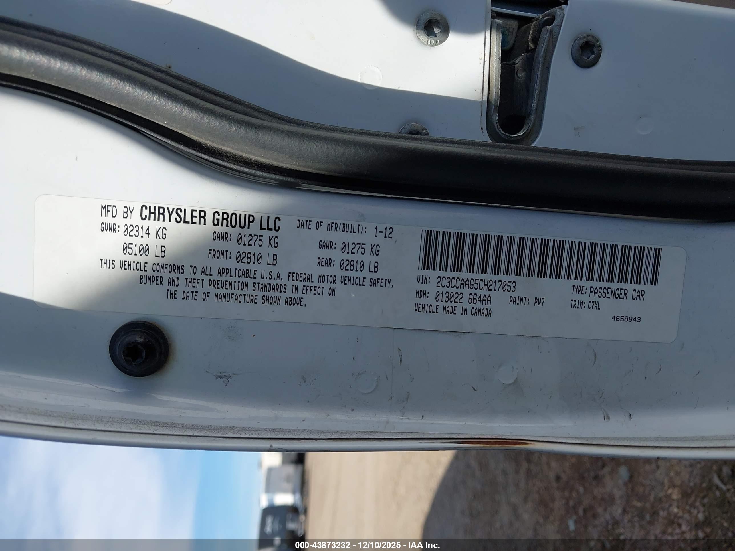 CHRYSLER 300 image 9