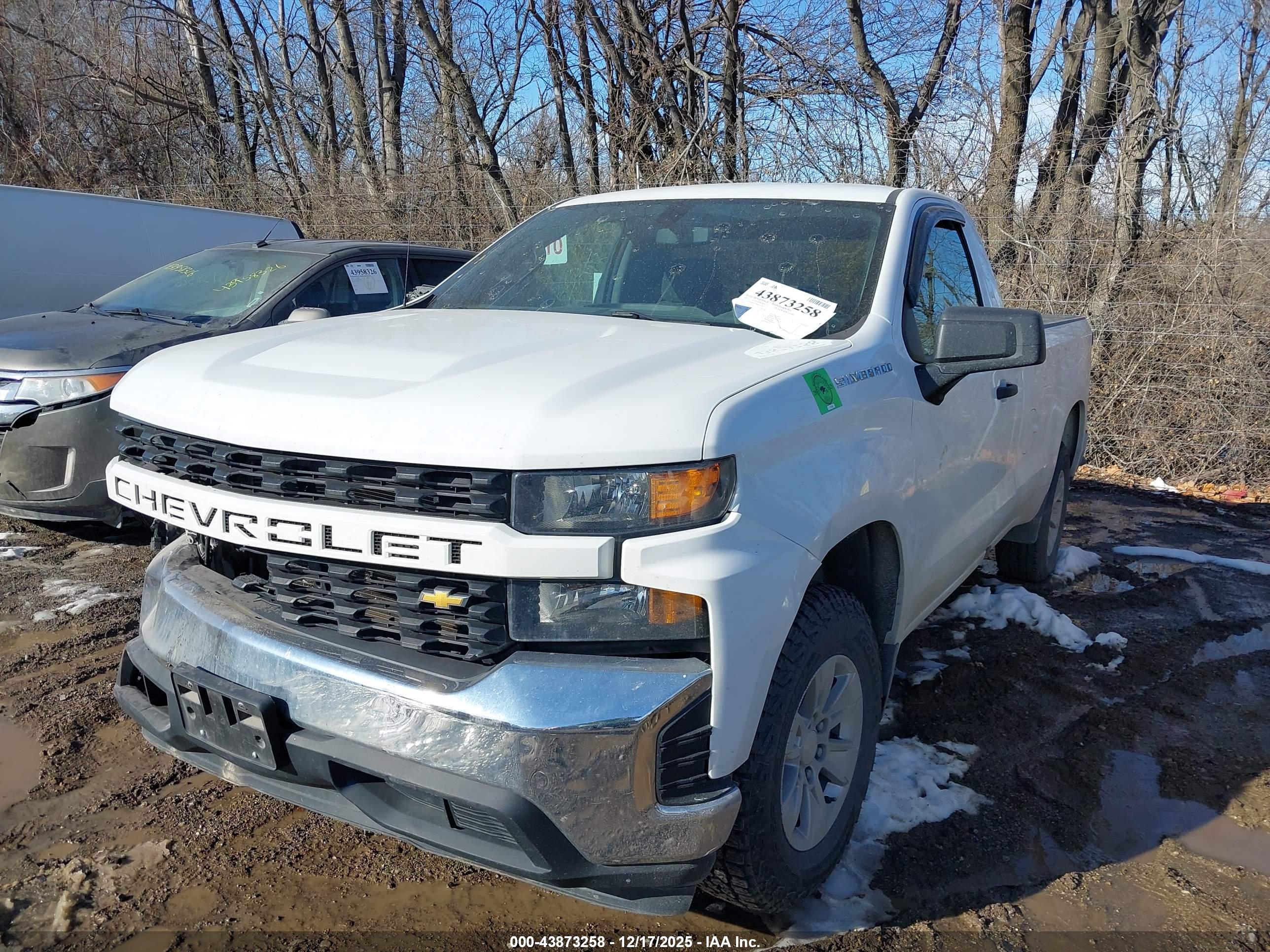 CHEVROLET SILVERADO image 2