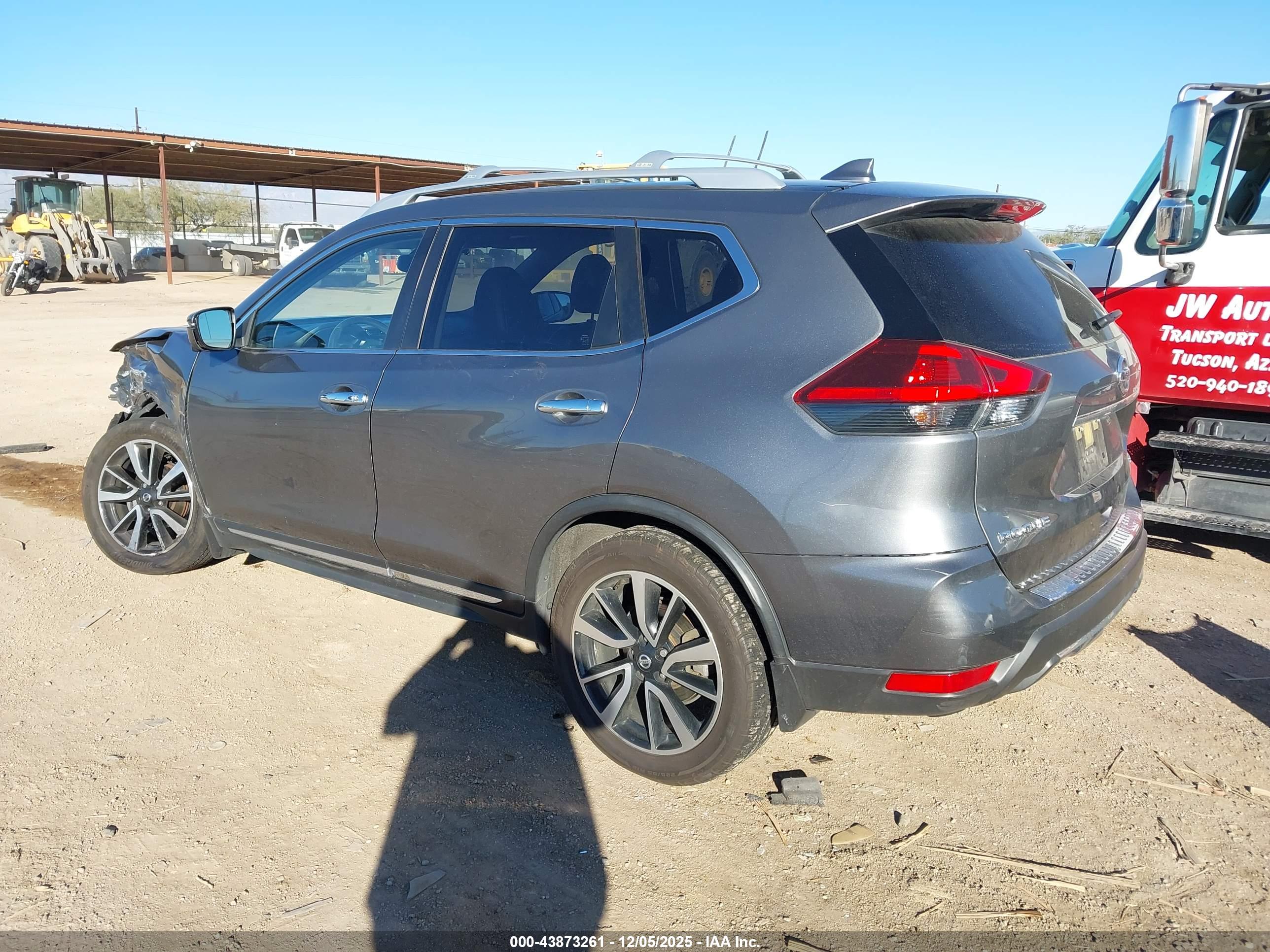 NISSAN ROGUE image 3