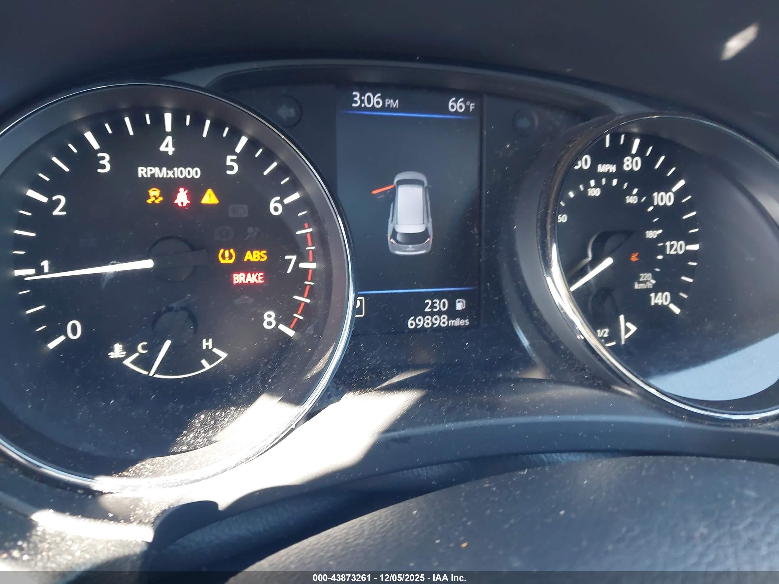 NISSAN ROGUE image 7