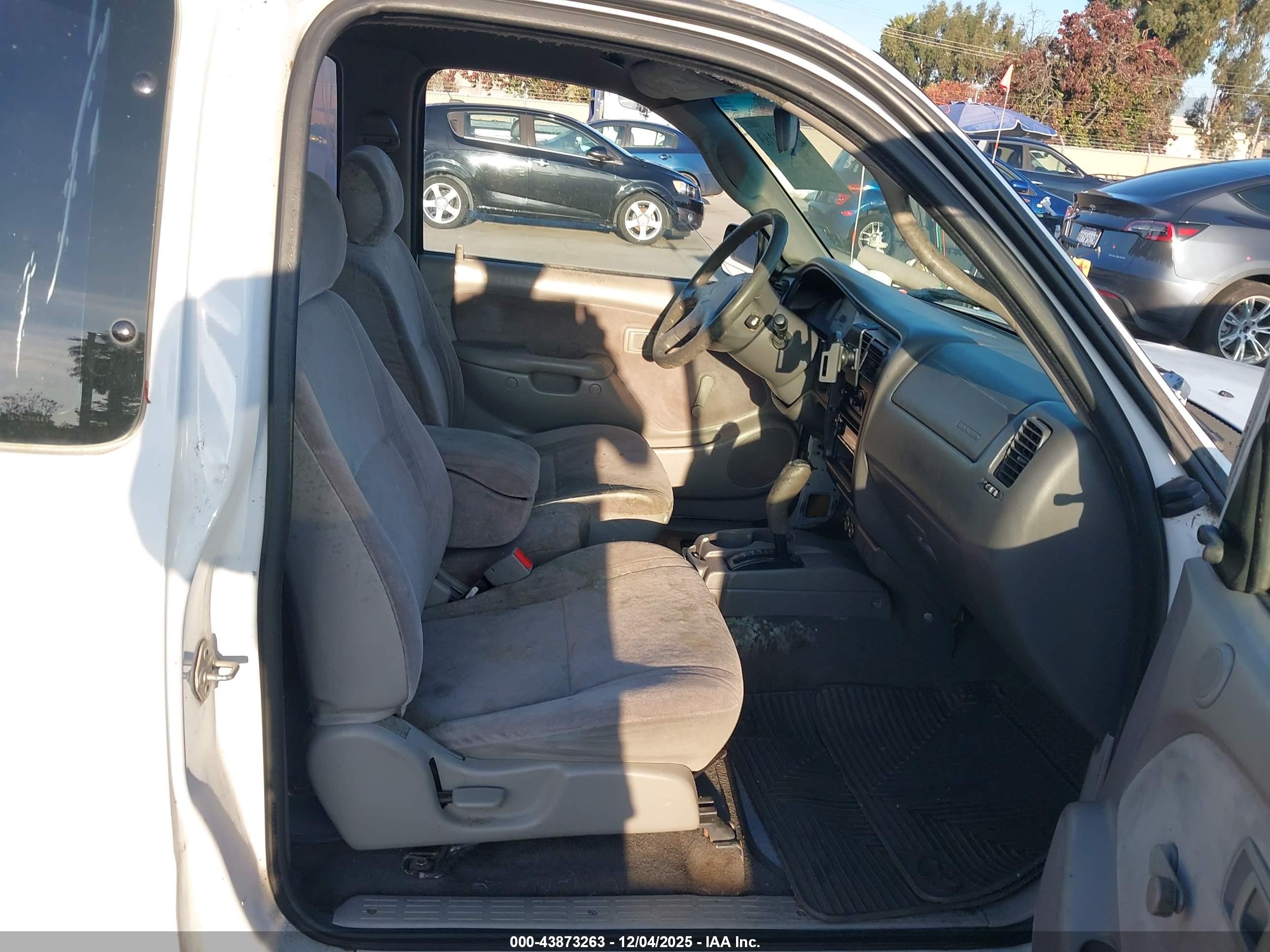 TOYOTA TACOMA image 5