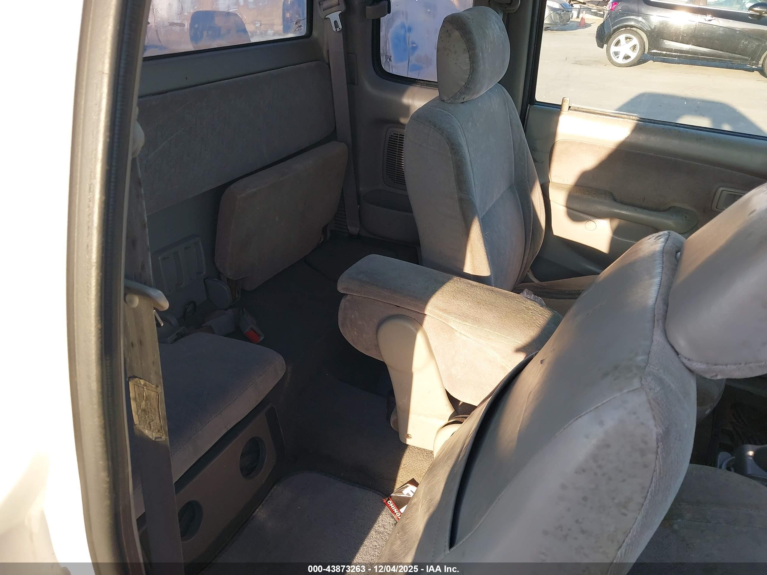 TOYOTA TACOMA image 8