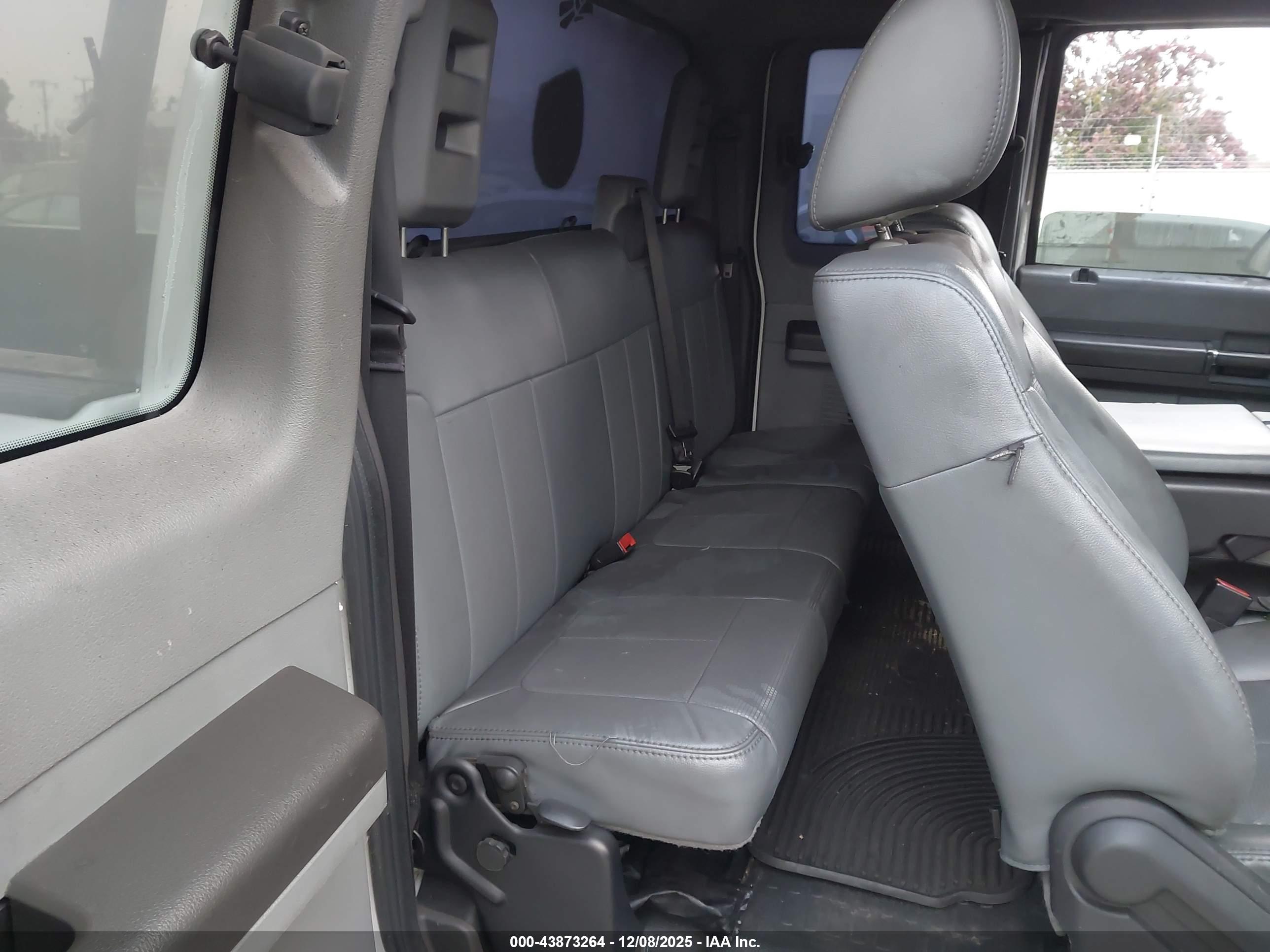 FORD F-250 image 8