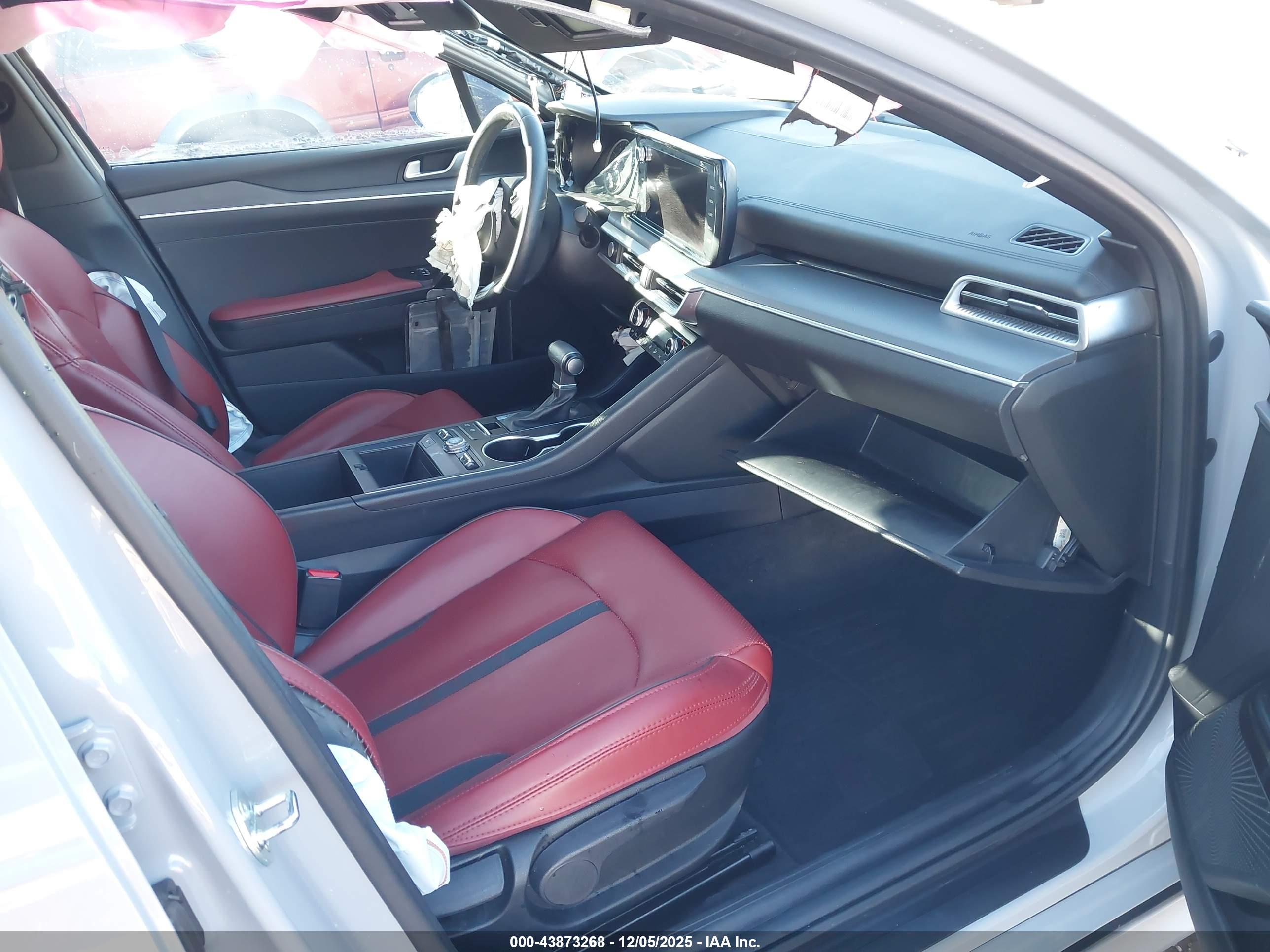 KIA K5 image 5
