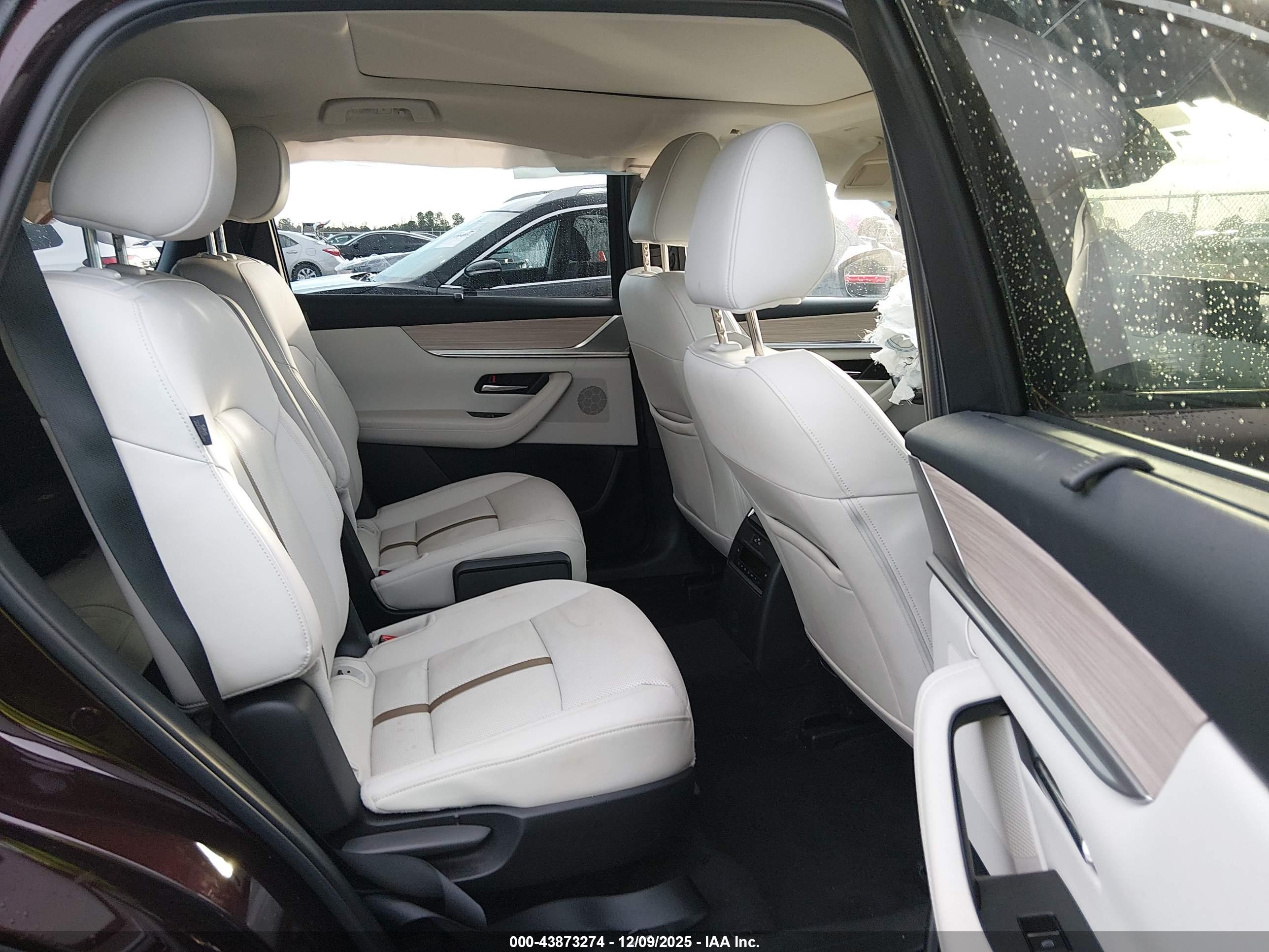 MAZDA CX-90 image 8