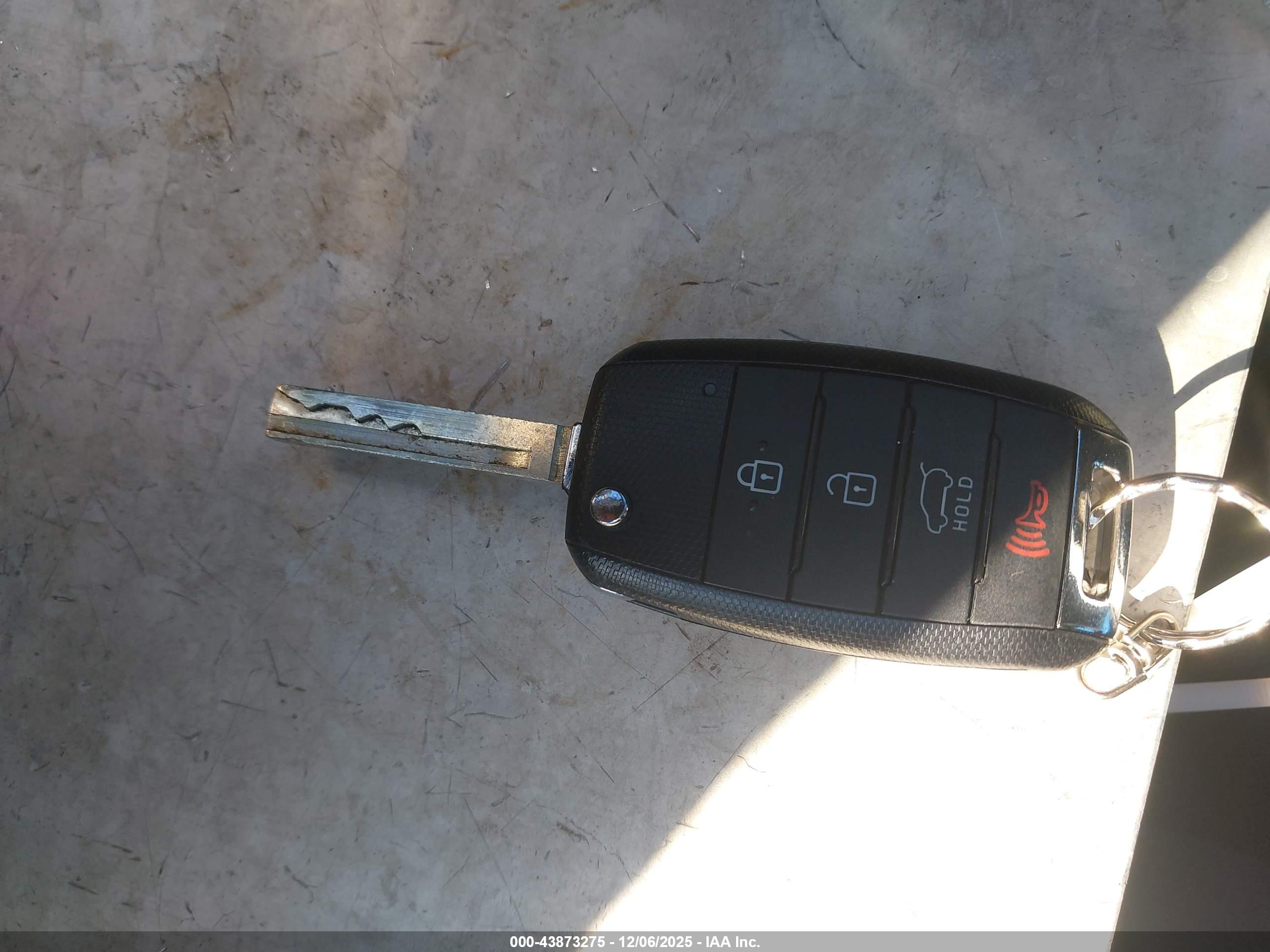 KIA SORENTO image 11