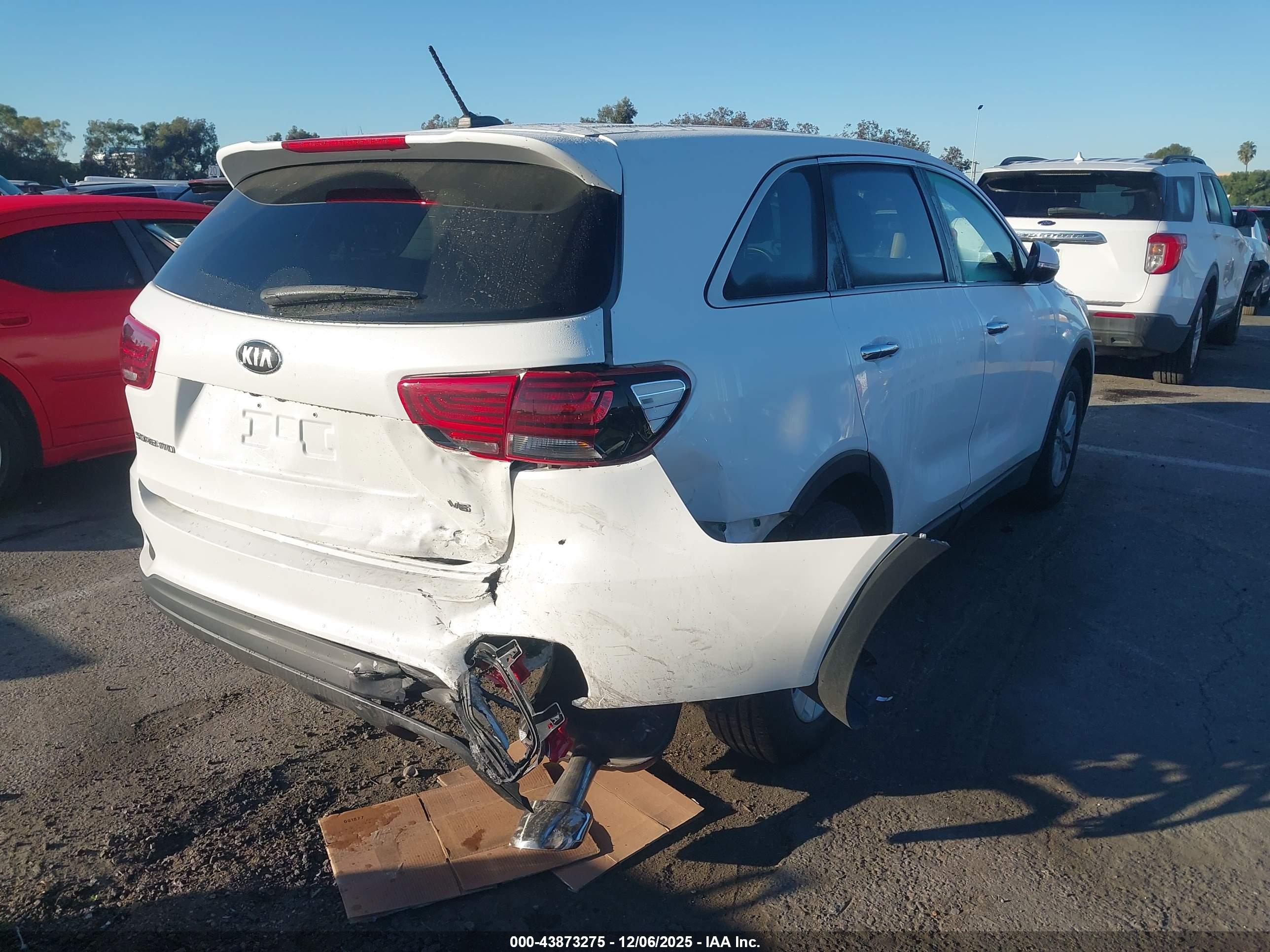 KIA SORENTO image 4