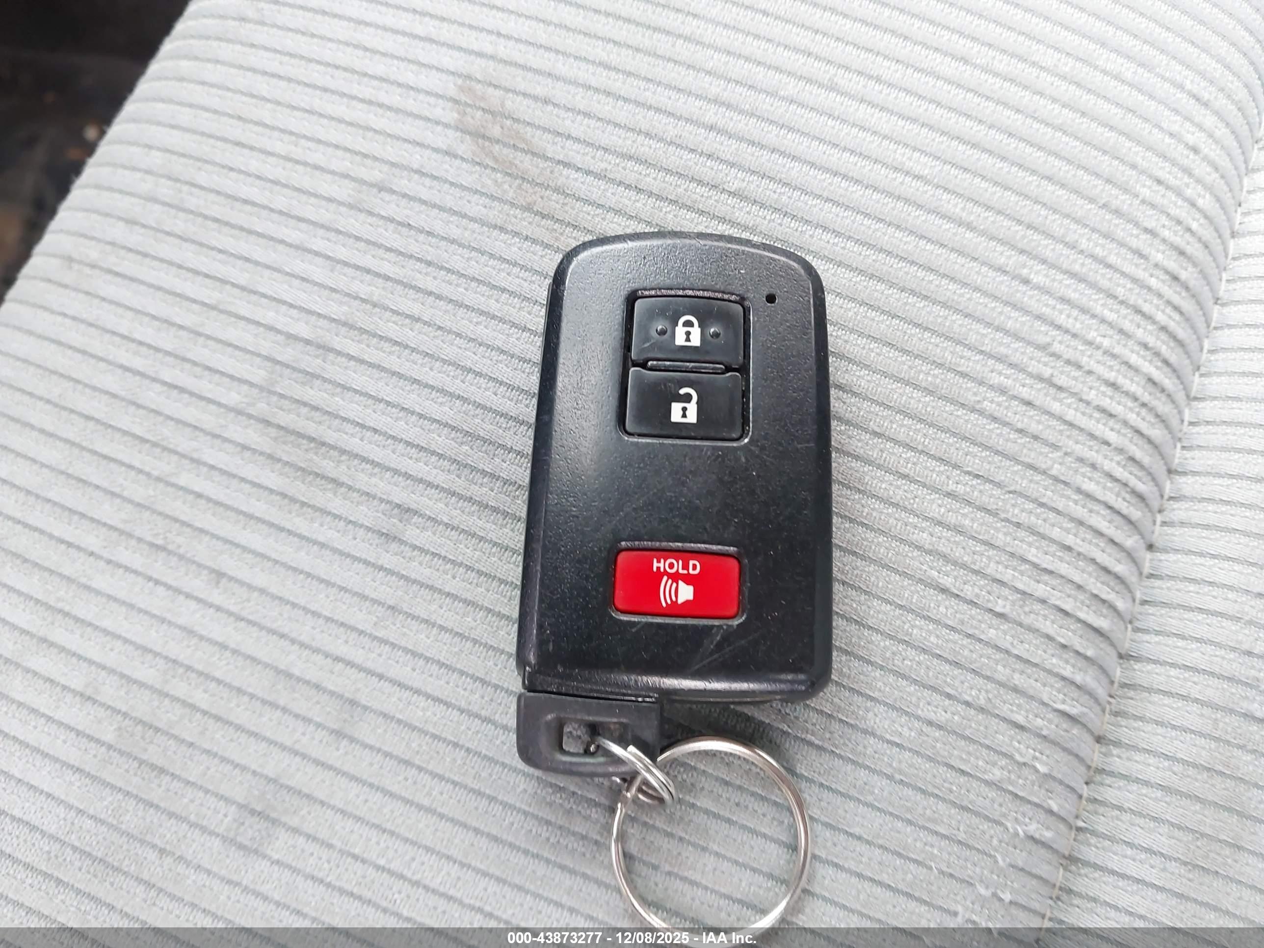 TOYOTA PRIUS image 11