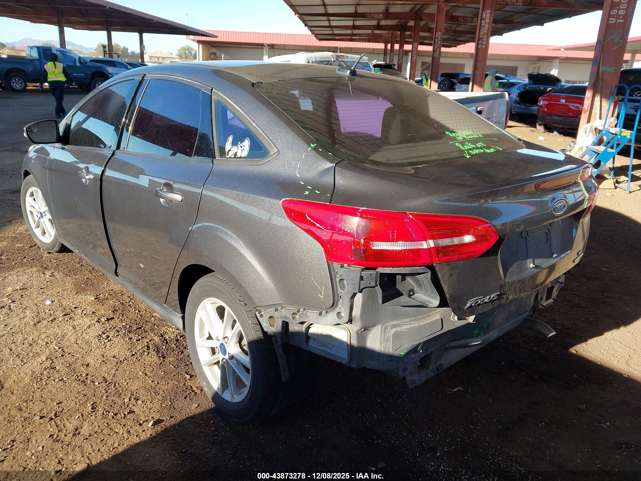 FORD FOCUS image 3