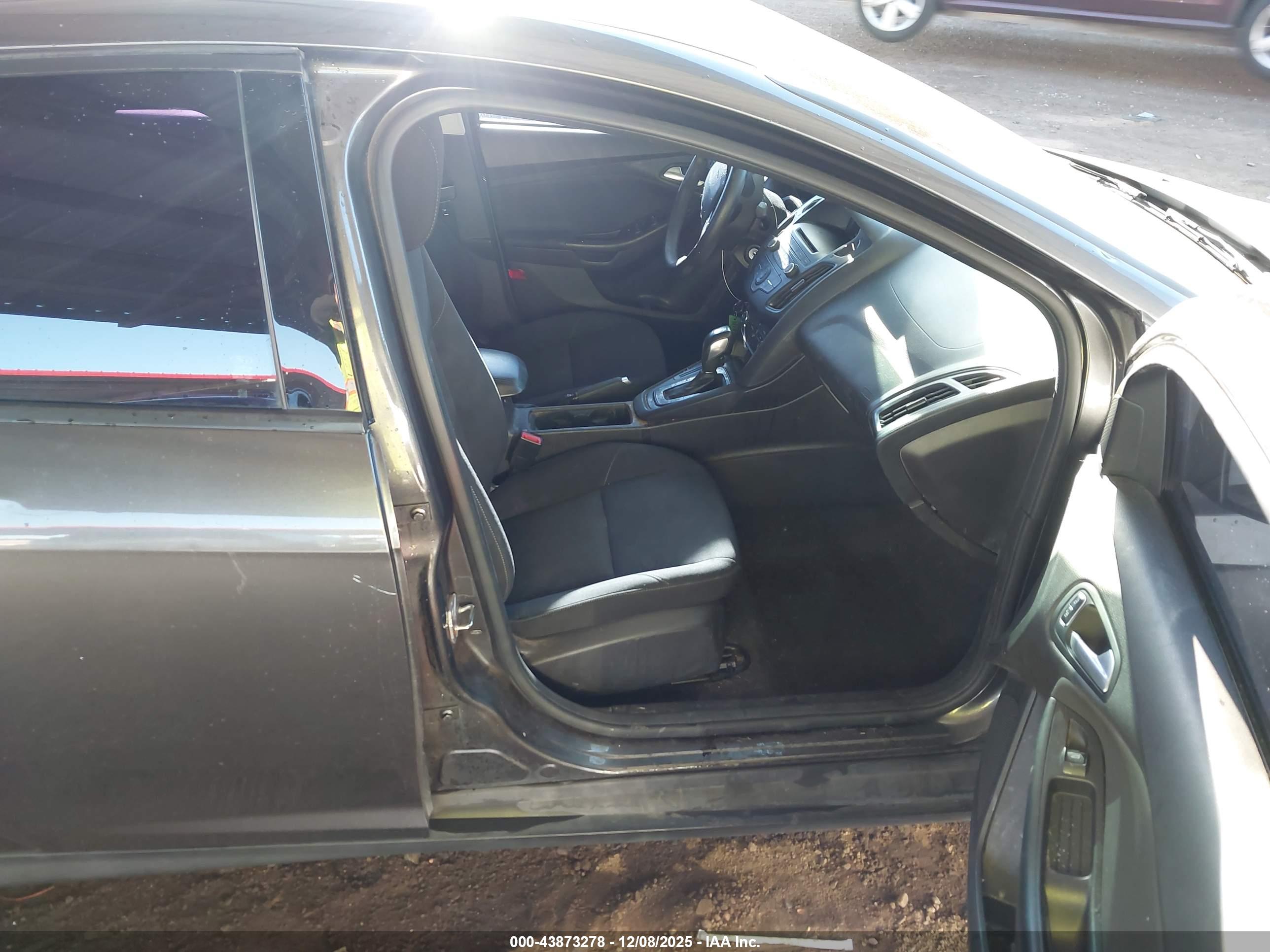 FORD FOCUS image 5