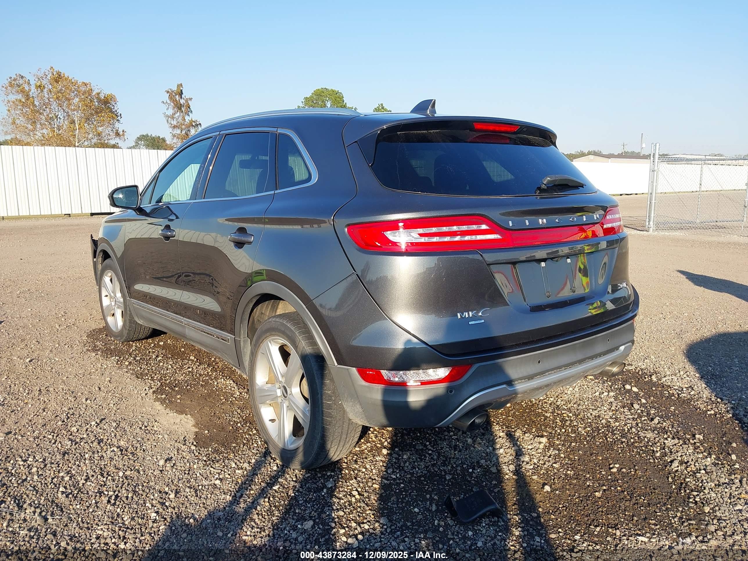 LINCOLN MKC image 3