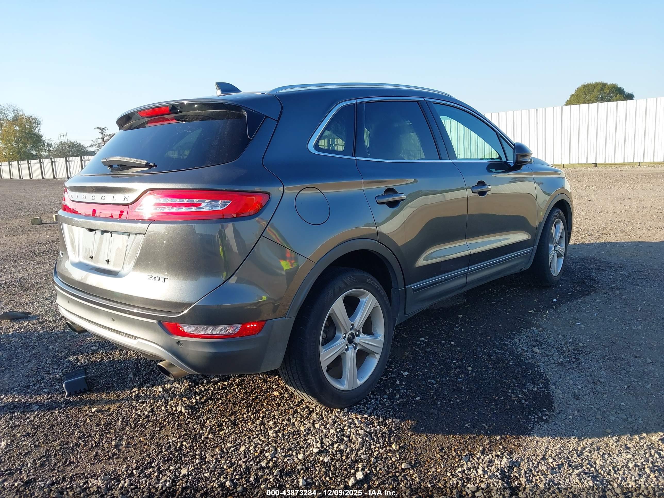 LINCOLN MKC image 4