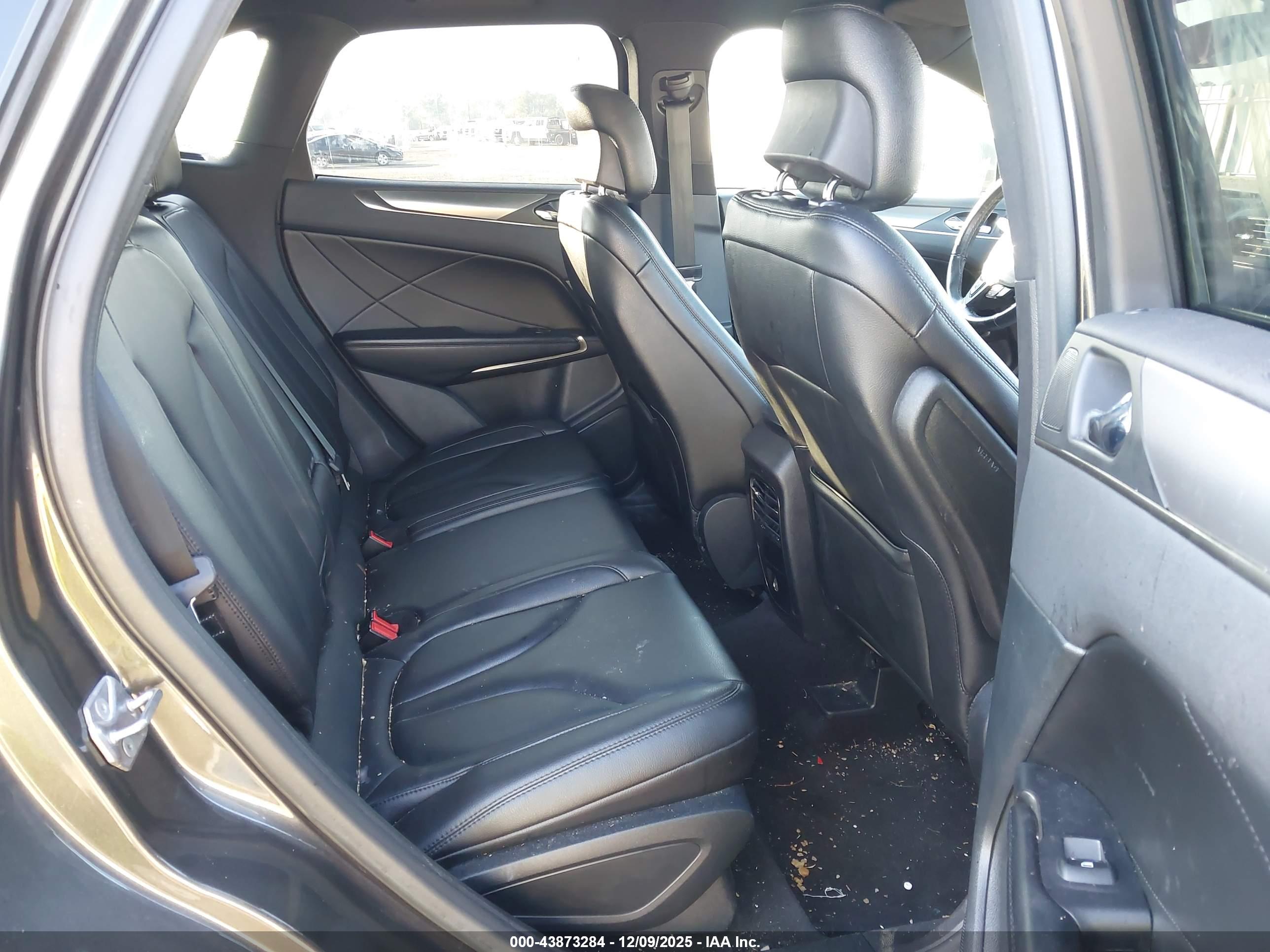 LINCOLN MKC image 8