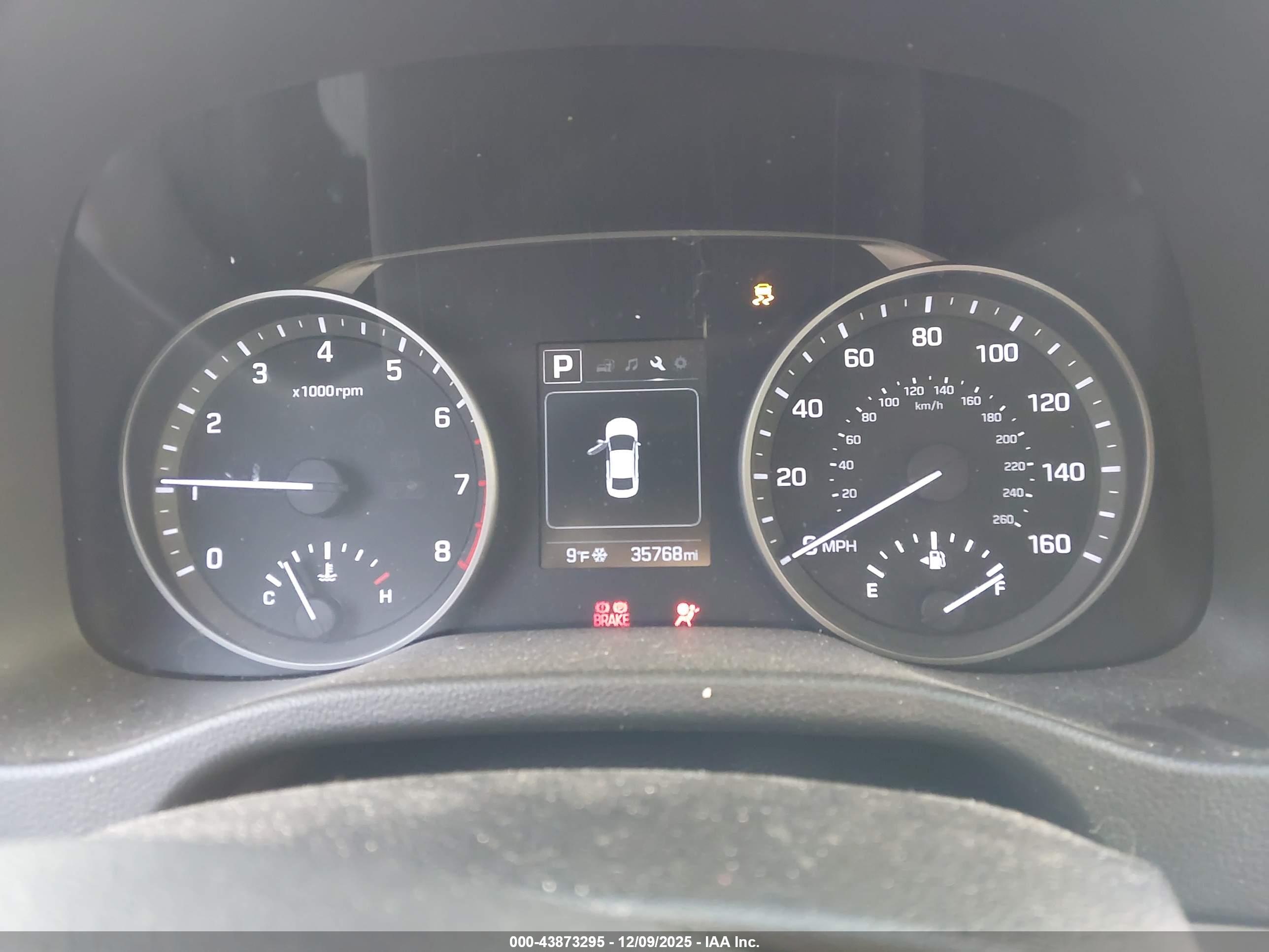 HYUNDAI ELANTRA image 7
