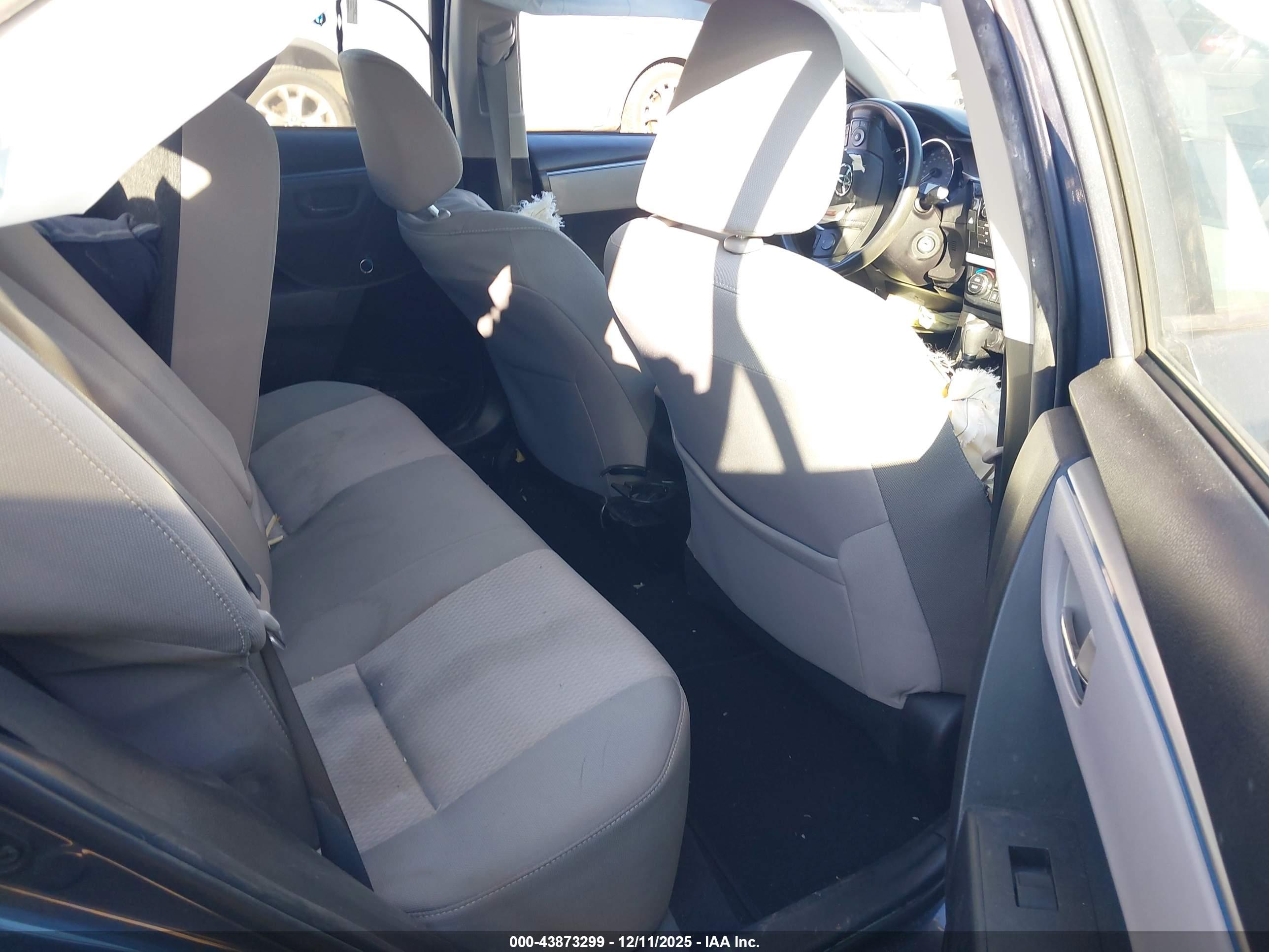 TOYOTA COROLLA image 8