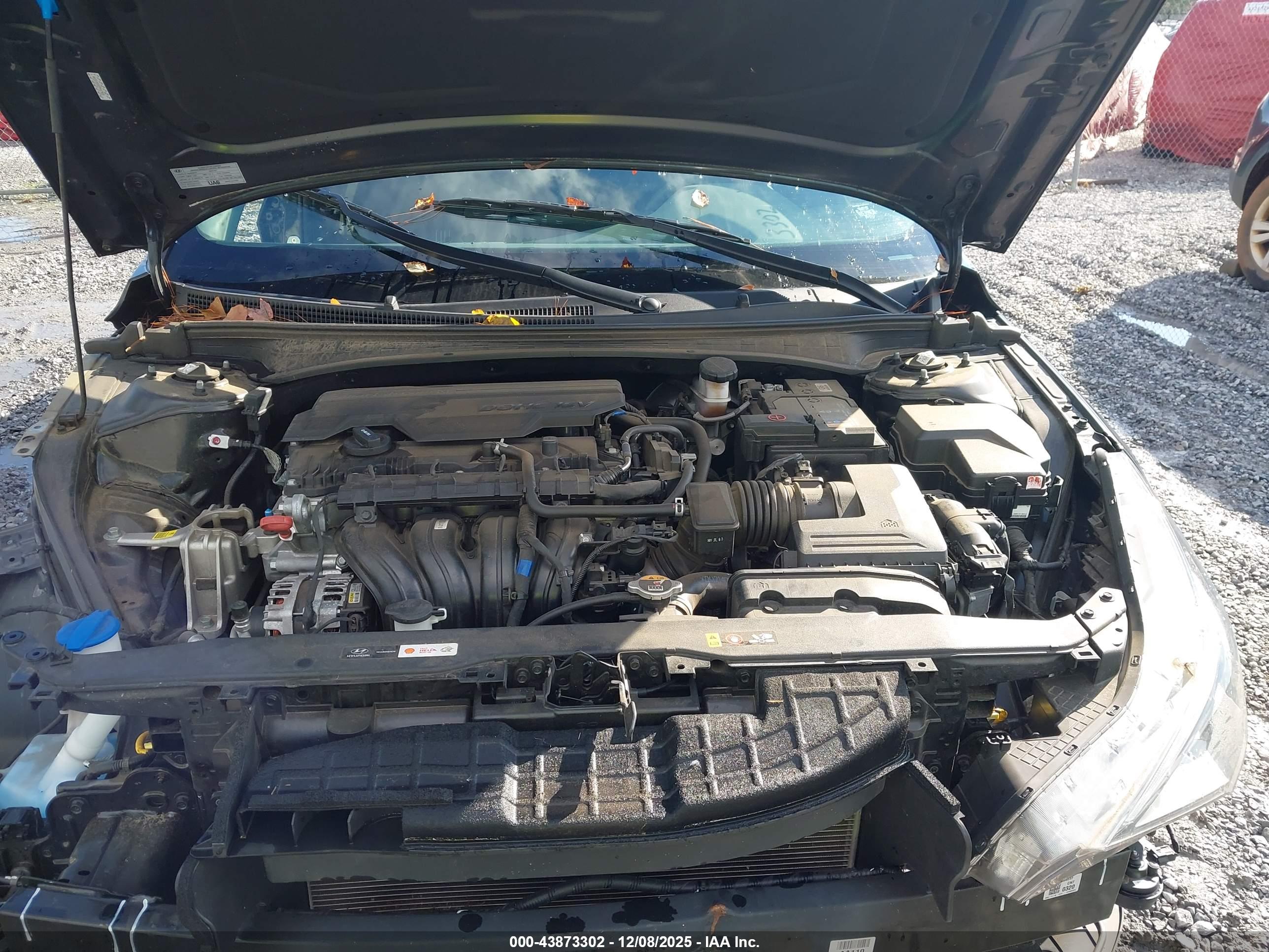 HYUNDAI ELANTRA image 10