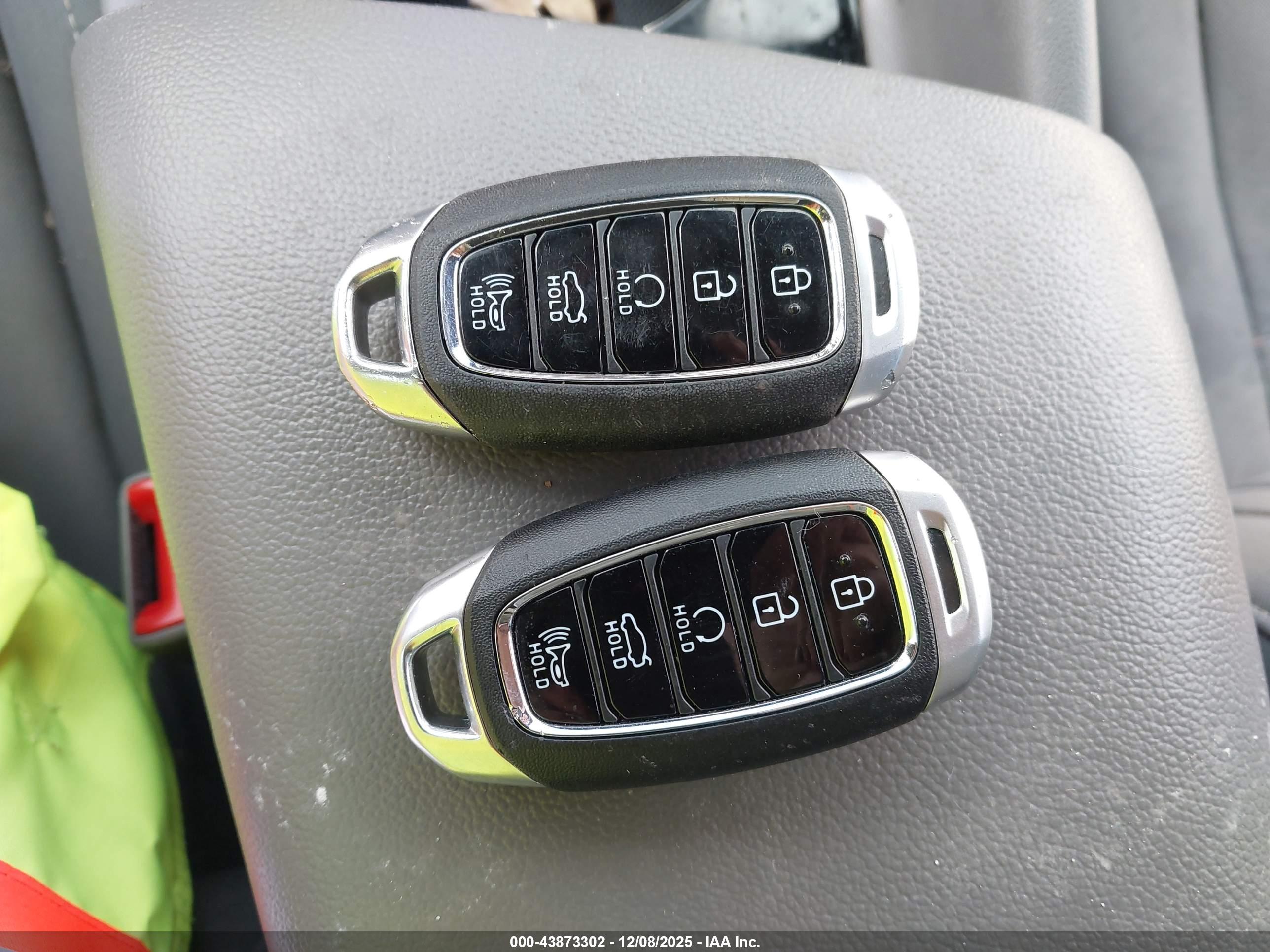 HYUNDAI ELANTRA image 11